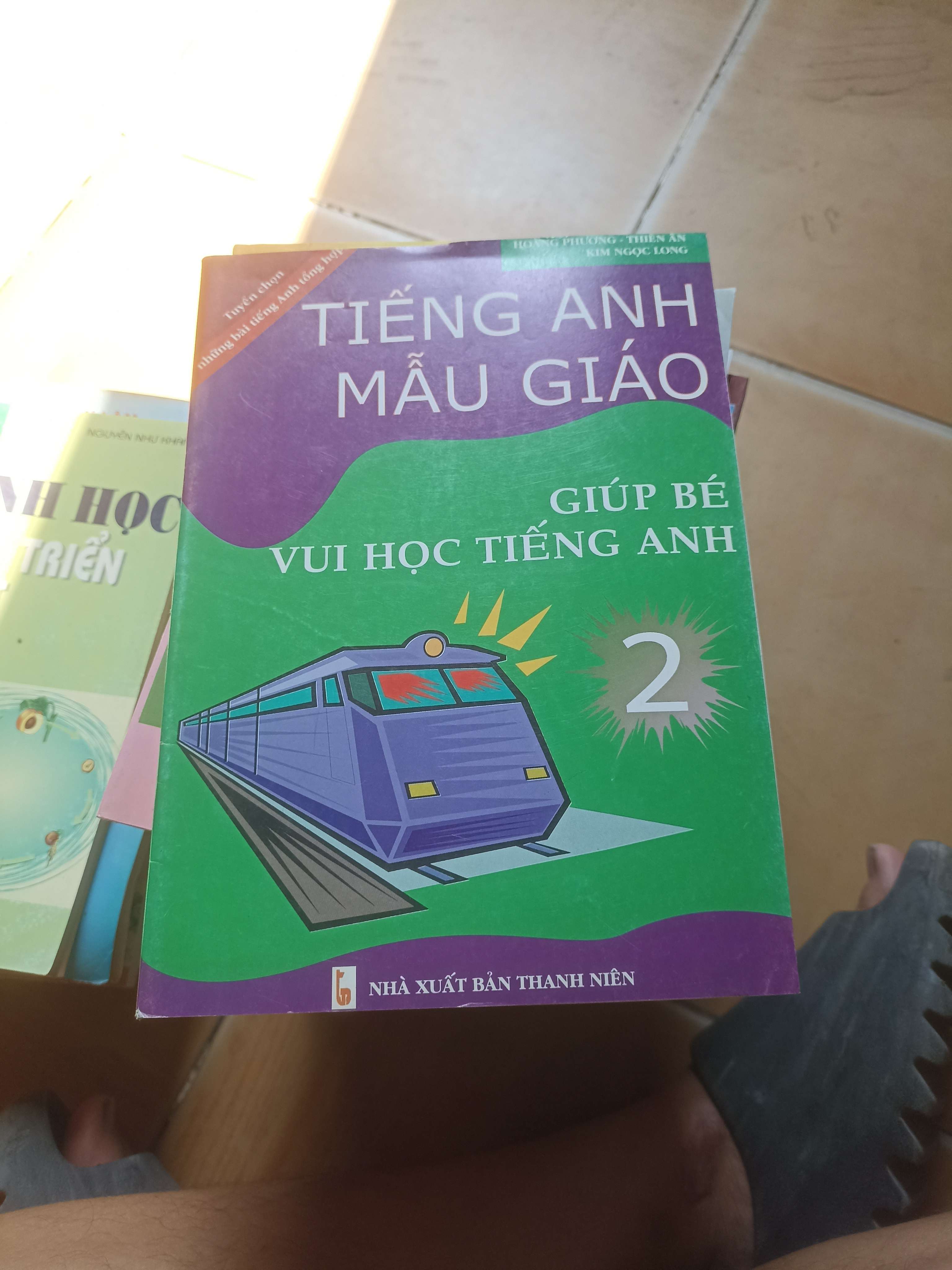 Tiếng Anh Mẫu Giáo Giúp Bé Vui Học Tiếng Anh 2 – Hương Phương, Thiên Ân, Kim Ngọc Long 2006 (Giáo khoa) VAVO1304-AK3ST2