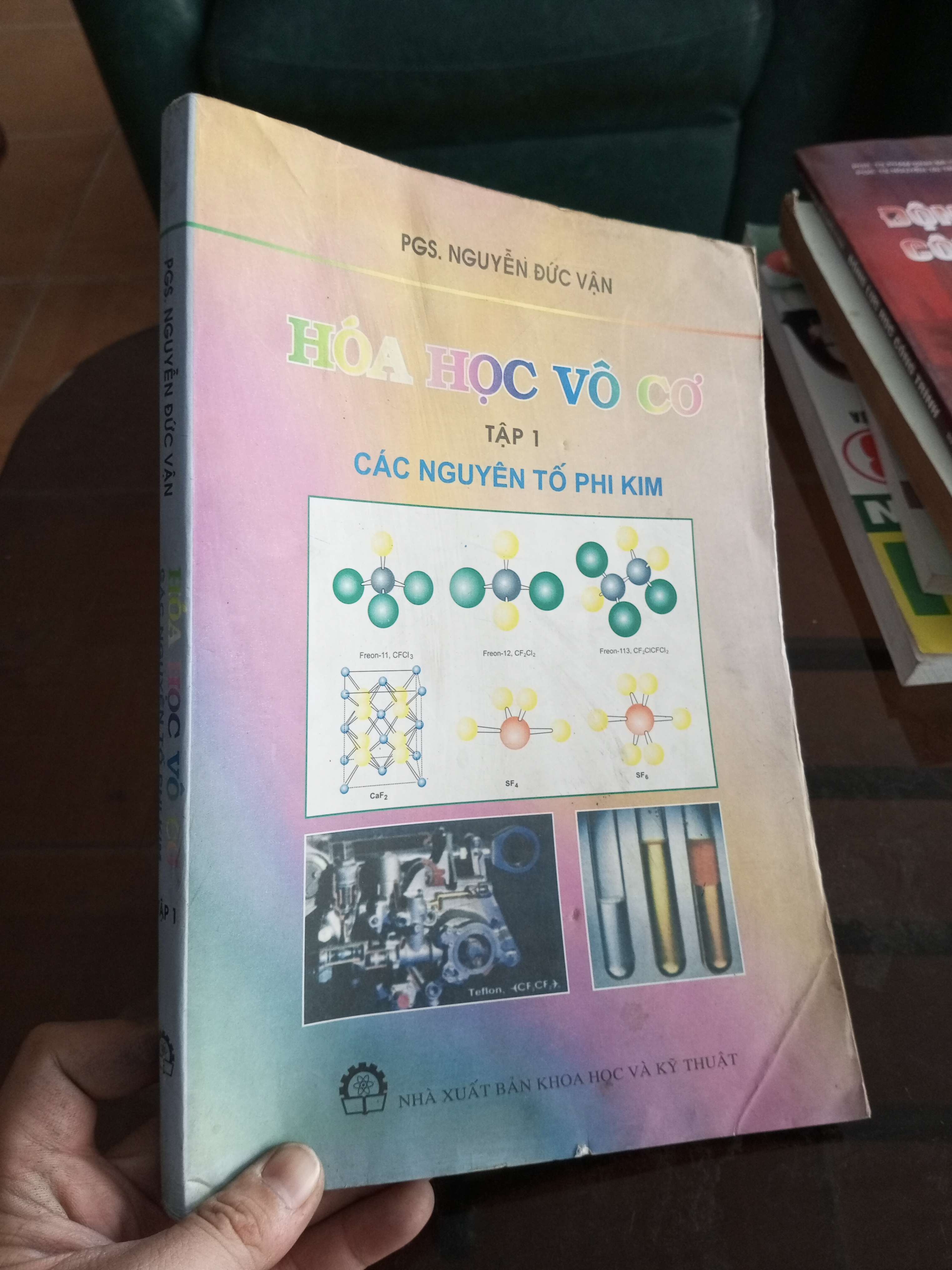 Hoá học vô cơ tập 1 - Đức Vận 2008 (Giáo khoa) VAVO1304-A0