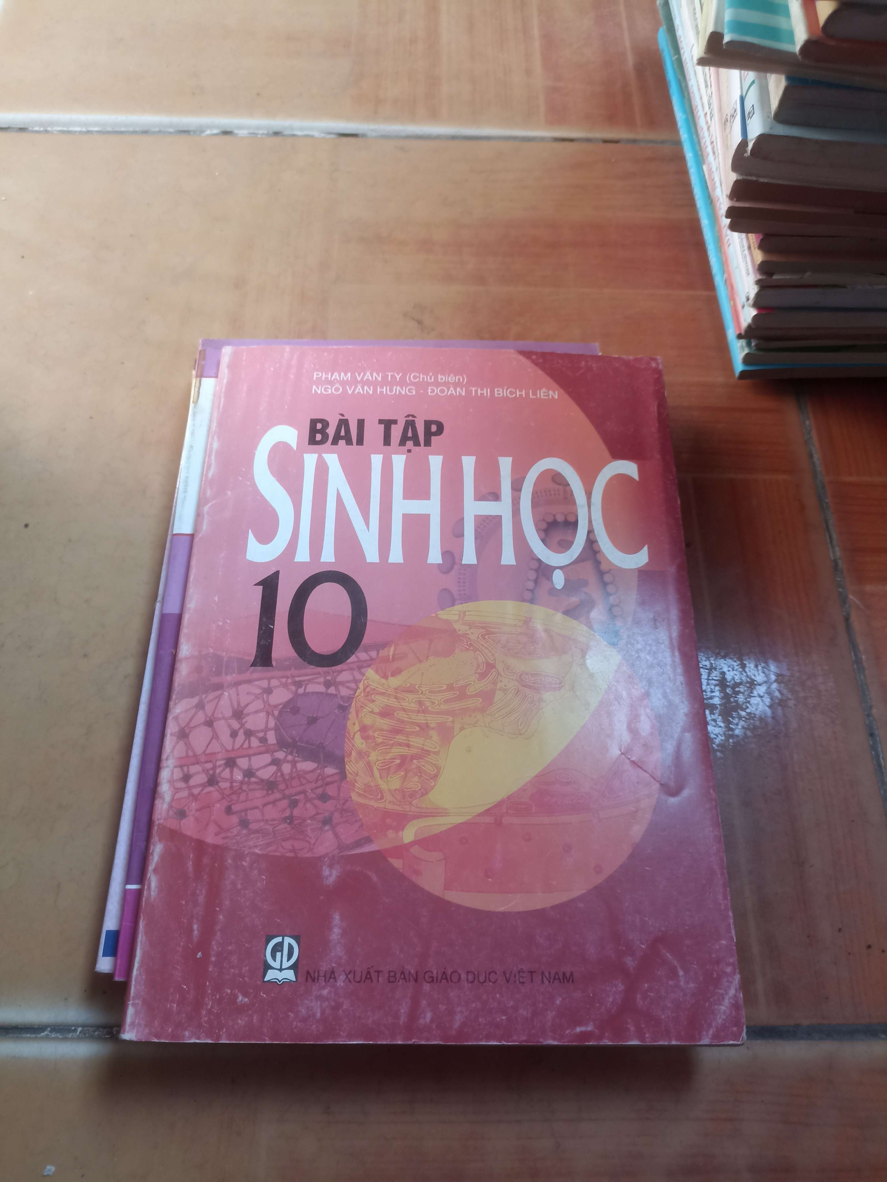 Bài tập sinh học 10 - Vân Ty 2011 (Giáo khoa) VAVO1304-AK3ST4