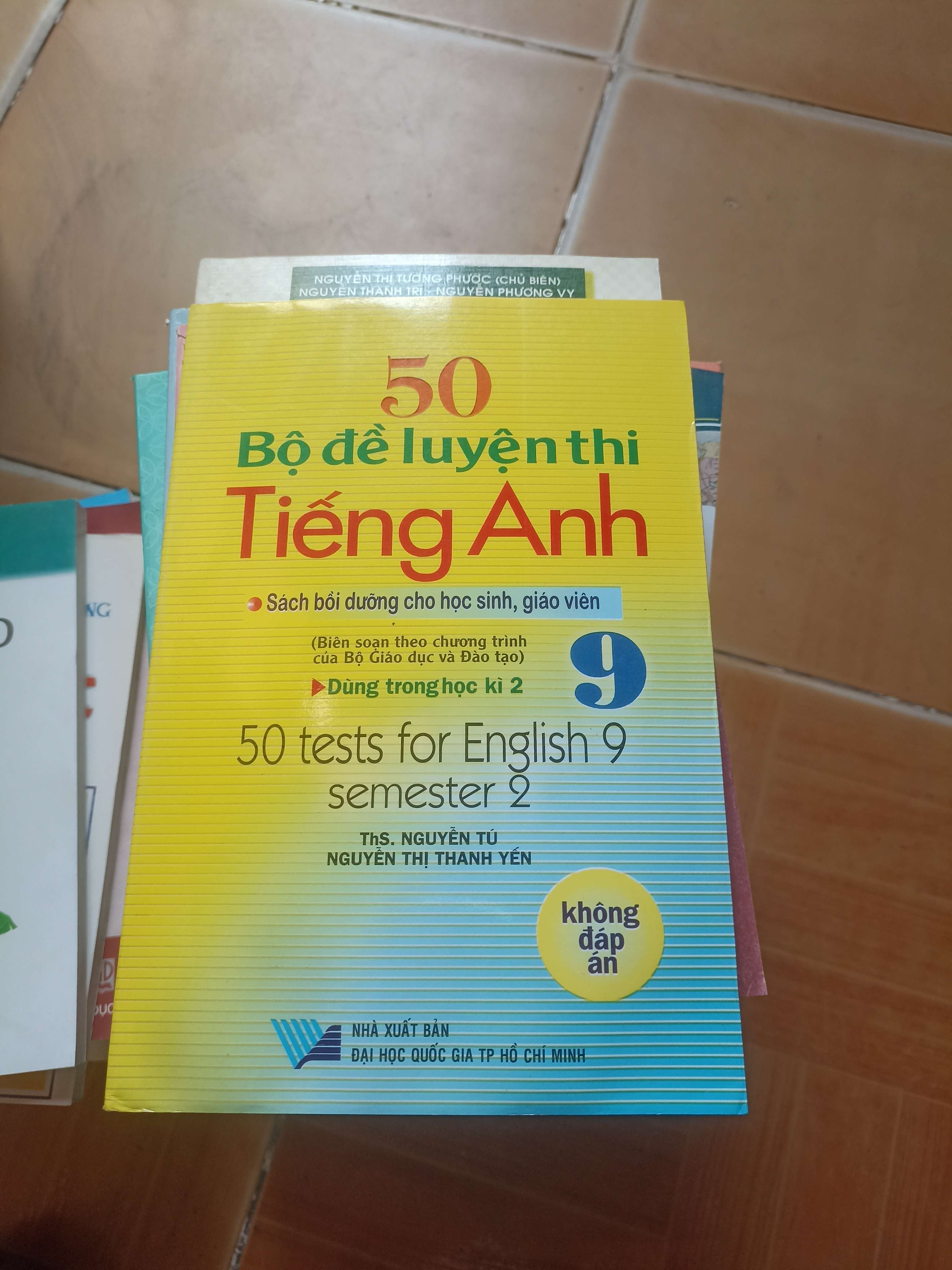 50 bộ đề luyện thi tiếng anh 9 - Nguyễn Tú 2009 (Tham khảo - luyện thi) VAVO1304-AK3ST2