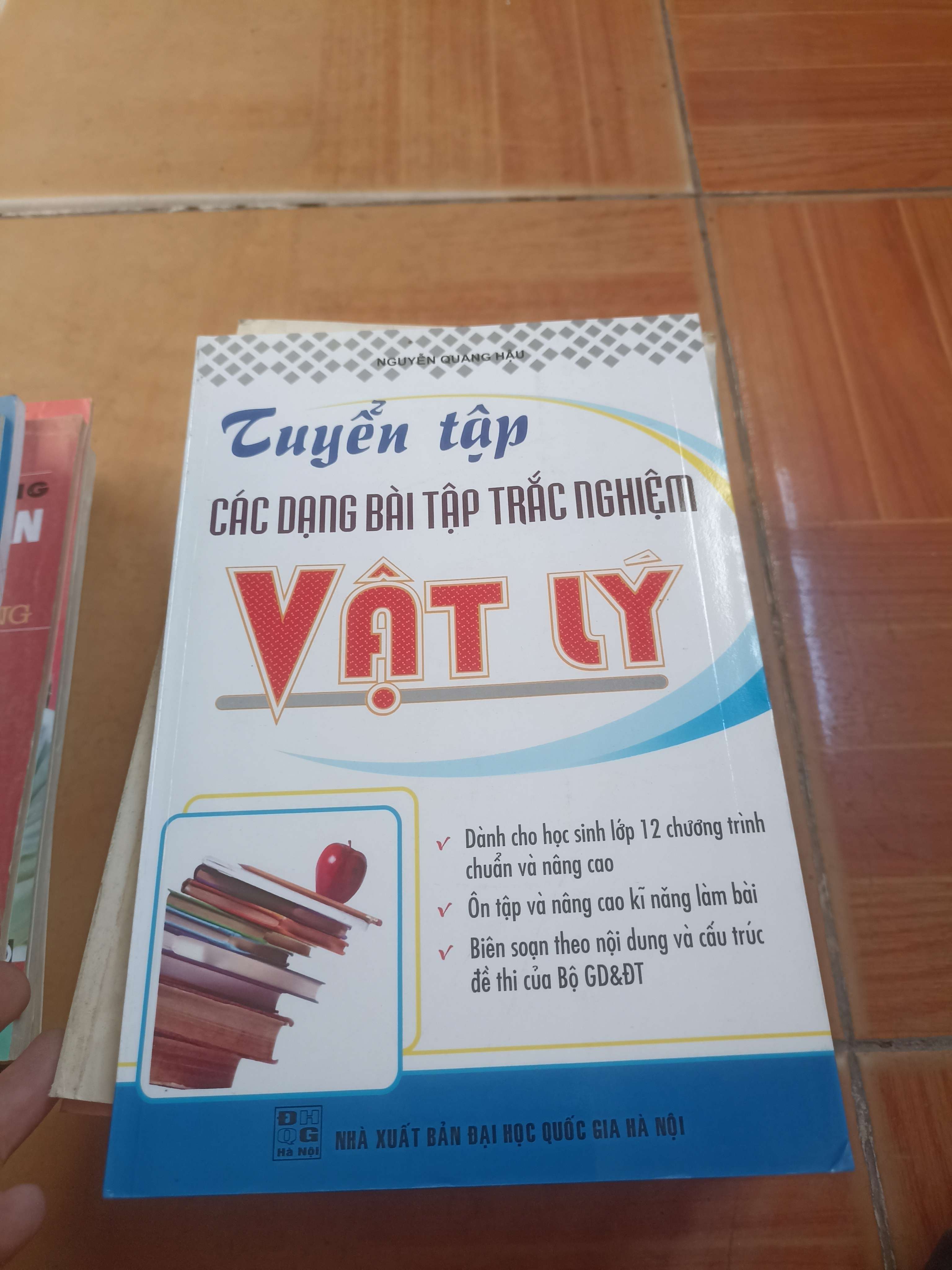Tuyển tập các dạng bài tập trắc nghiệm vật lý - Quang Hậu 2010 (Tham khảo - luyện thi) VAVO1304-AK3ST4