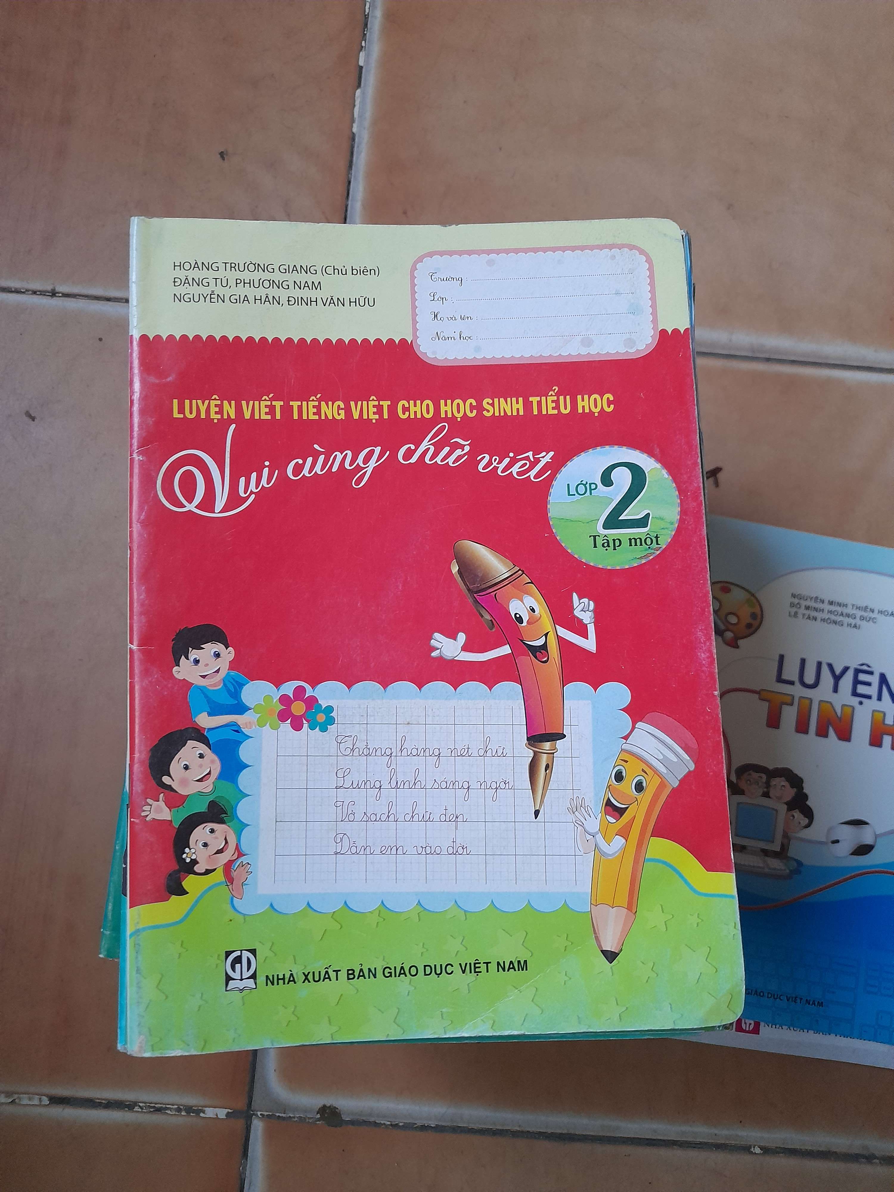Vui Cùng Chữ Viết Lớp 2 (Tập 1) - Hoàng Trường Giang, Đặng Tứ, Phương Nam, Nguyễn Gia Hân, Đinh Văn Hữu 2017 (Giáo khoa) VAVO1304-AK3ST1
