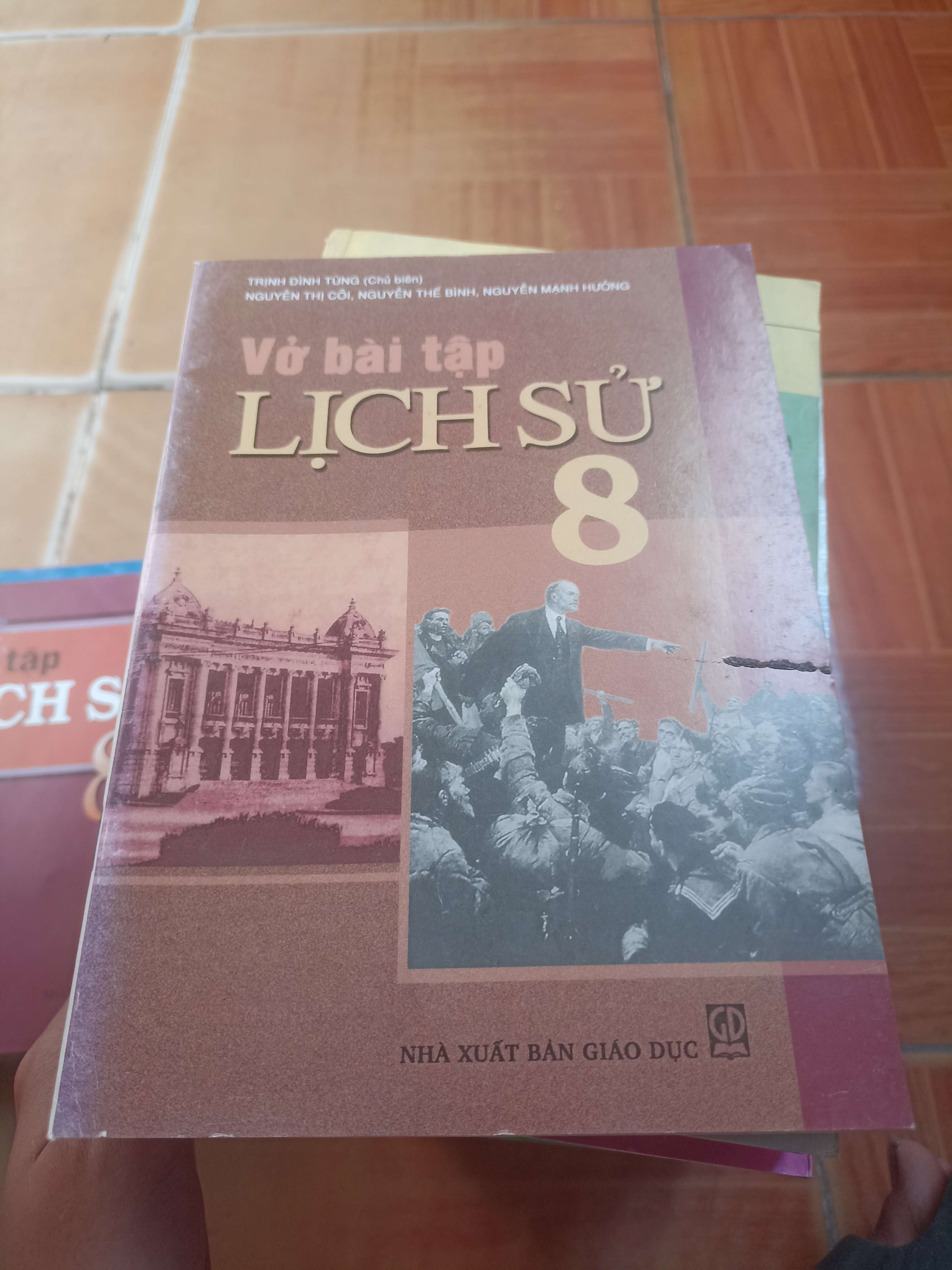 Vở bài tập lịch sử 8 - Đình Tùng 2006 (Giáo khoa) VAVO1304-AK3ST4