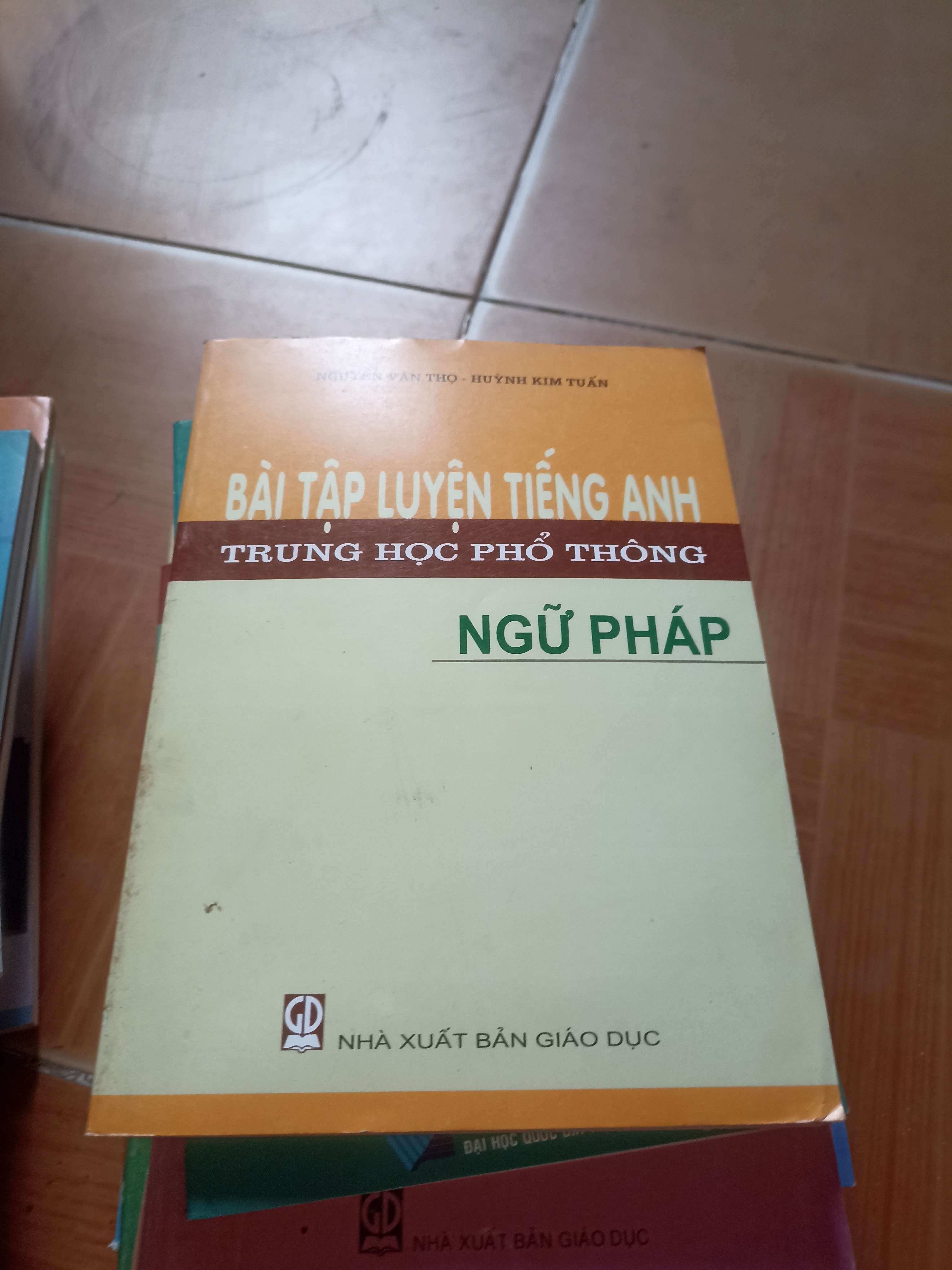 Bài tập luyện tiếng Anh trung học phổ thông ngữ pháp - Kim Tuấn 2007 (Giáo khoa) VAVO1304-AK3ST3