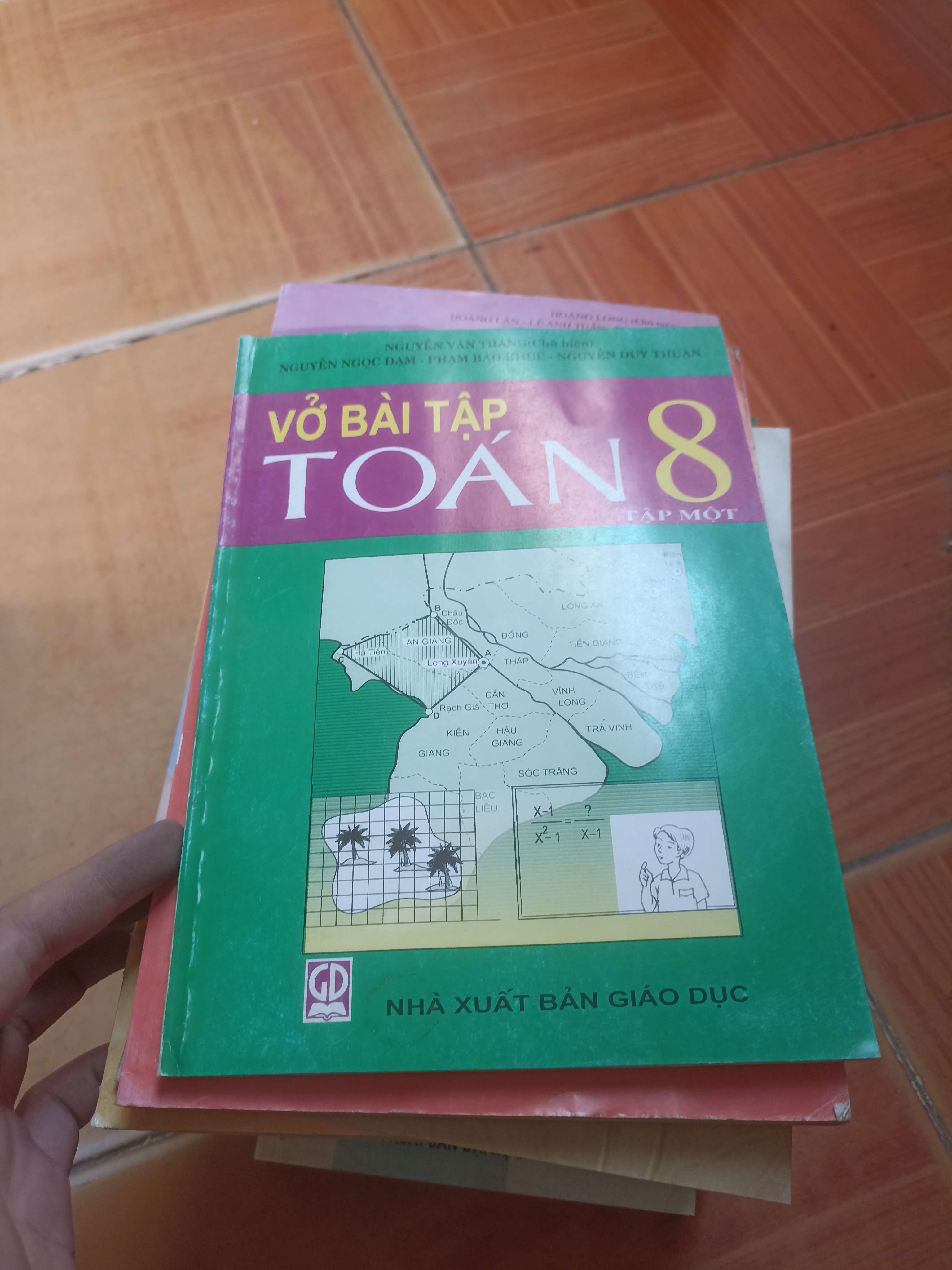 Vở bài tập toán 8 tập một - Ngọc Đạm 2004 (Giáo khoa) VAVO1304-AK3ST3