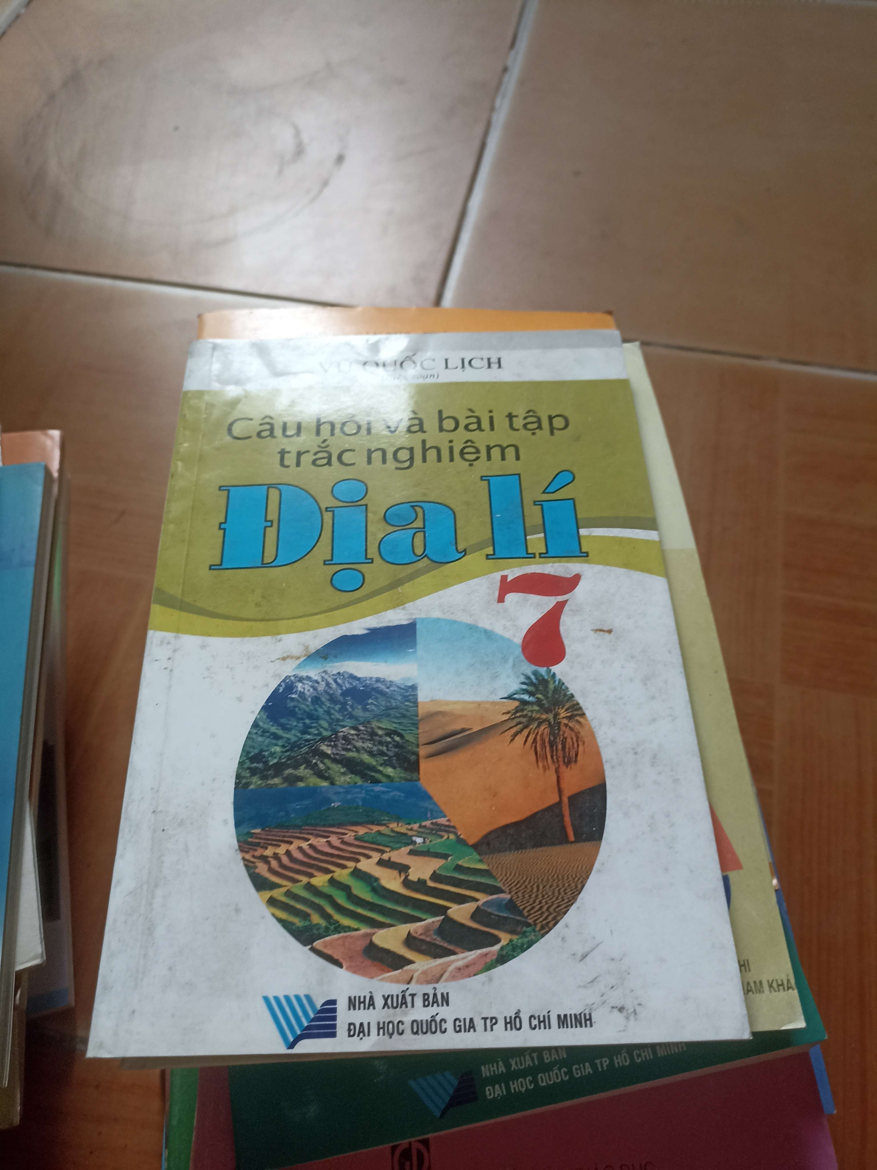 Câu hỏi và bài tập trắc nghiệm địa lí 7 - Quốc Lịch 2010 (Giáo khoa) VAVO1304-AK3ST3