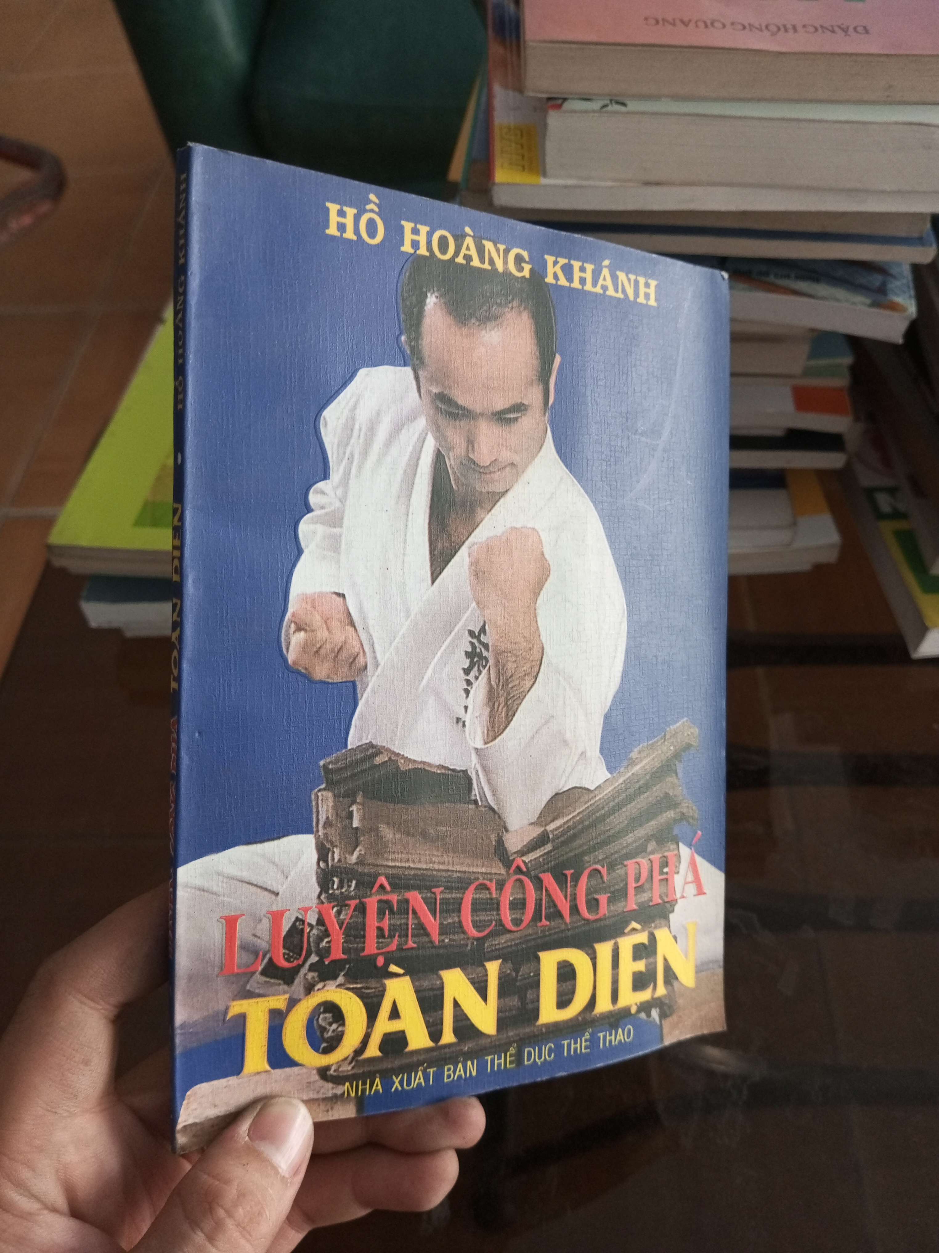 Luyện công pháp toàn diện - Hoàng Khánh 2000 (Sách Y học - Sức khỏe - Thể thao) VAVO1304-A0