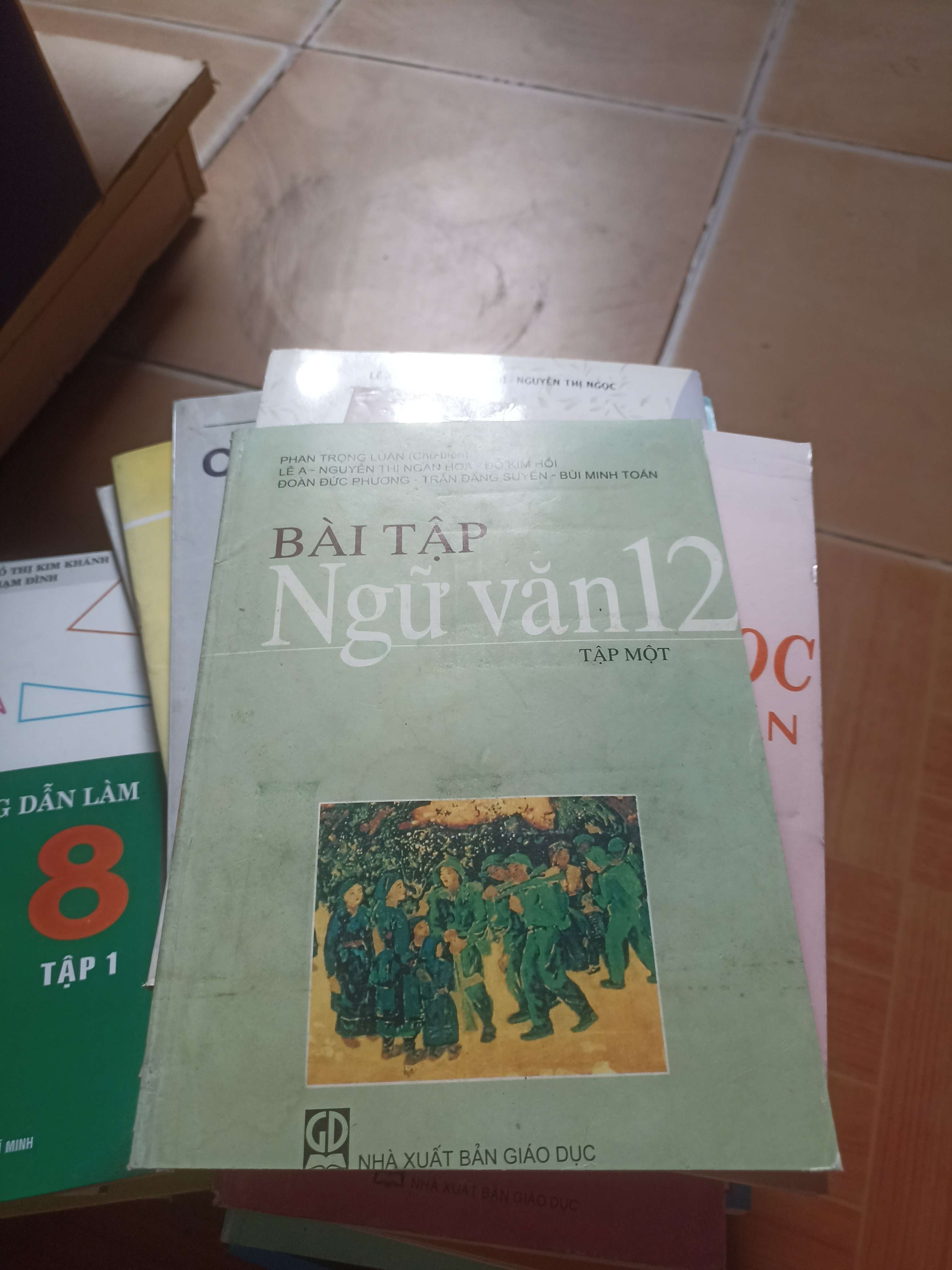 Bài tập ngữ văn 12 tập một - Lê A 2008 (Giáo khoa) VAVO1304-AK3ST3