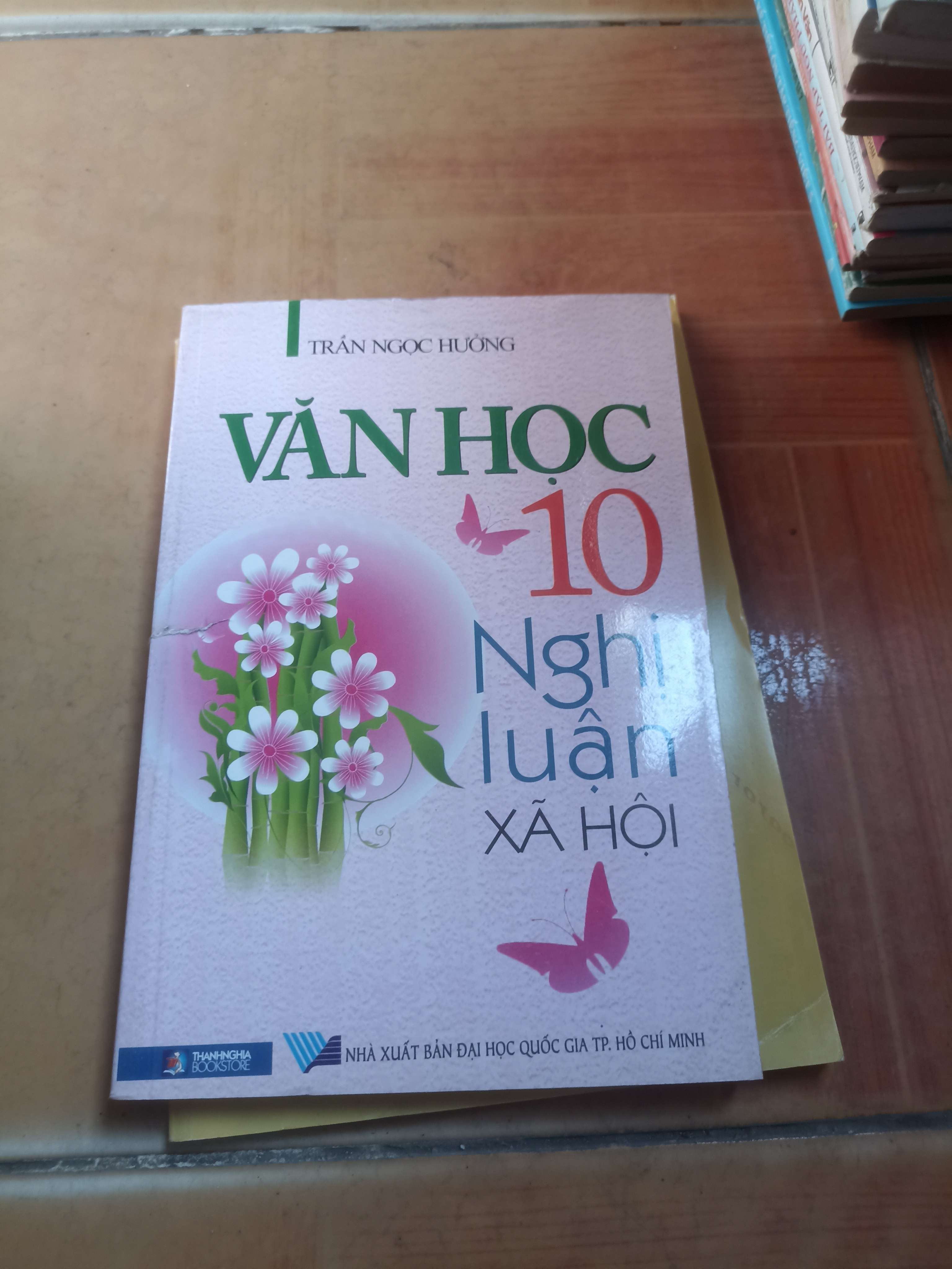 Văn học 10 nghị luận xã hội - Ngọc Hường 2013 (Giáo khoa) VAVO1304-AK3ST4