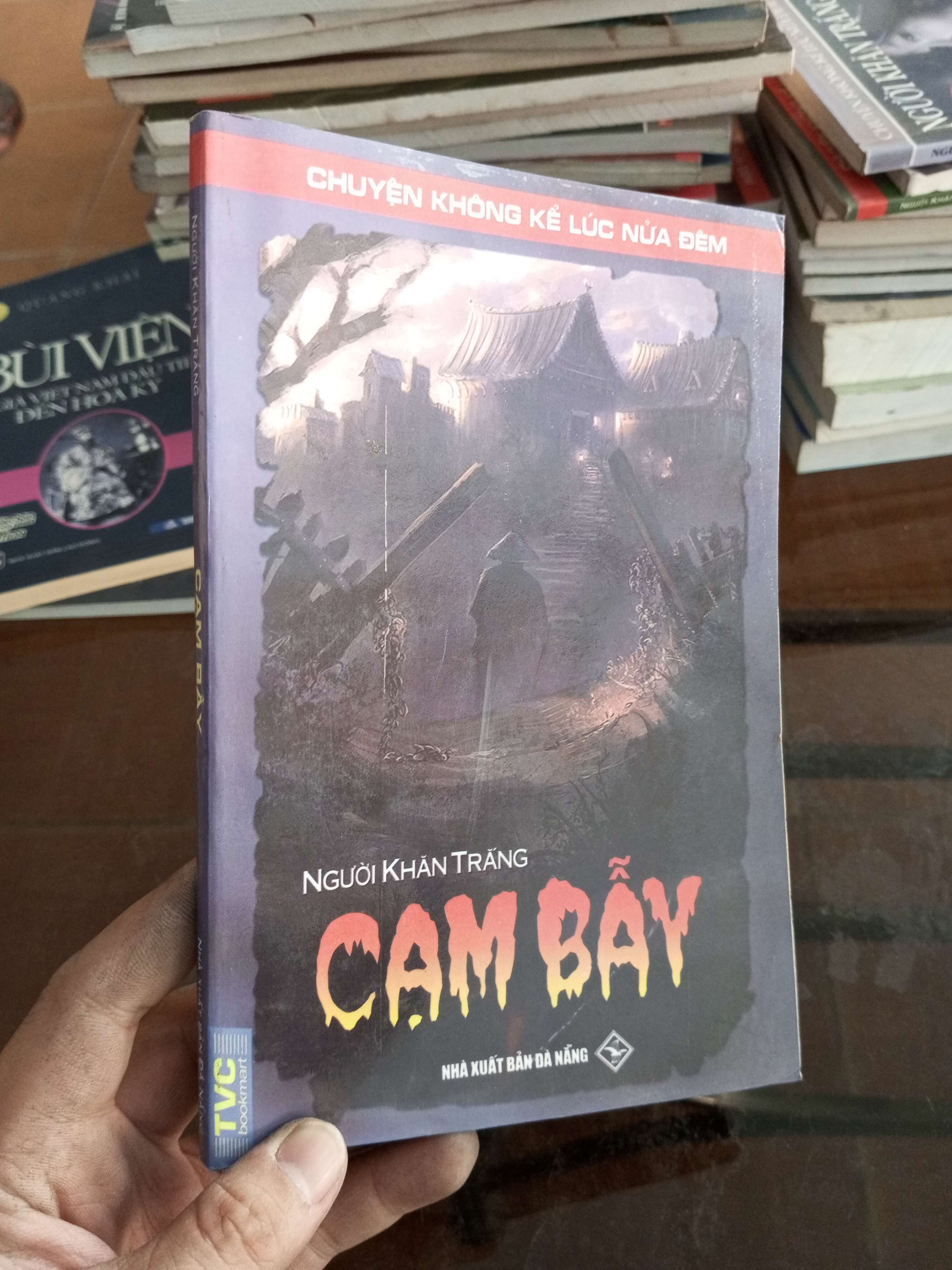 Cạm bẫy - Người Khăn Trắng 2007 (Truyện kinh dị) VAVO1304-A0