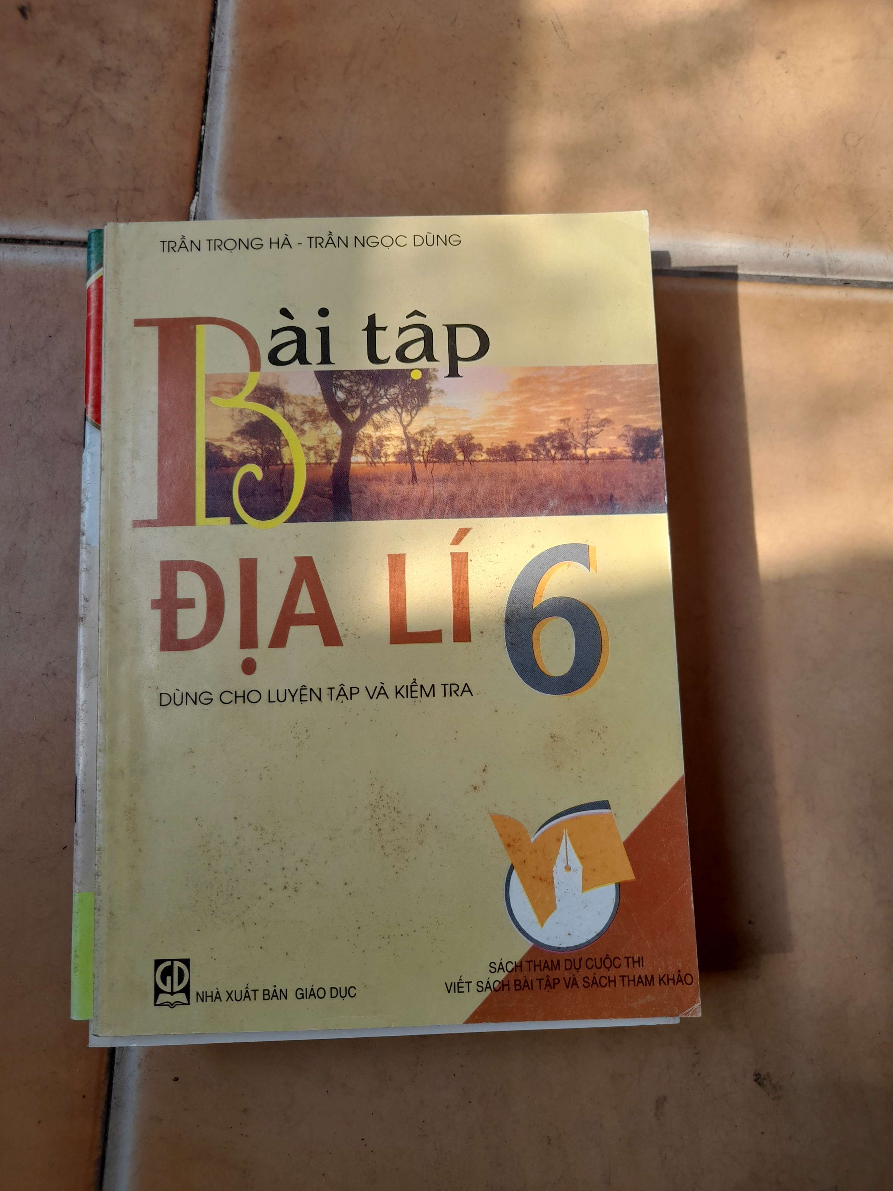 Bài Tập Địa Lí 6 - Trần Trọng Hà, Trần Ngọc Dũng 2003 (Tham khảo - luyện thi) VAVO1304-AK3T3