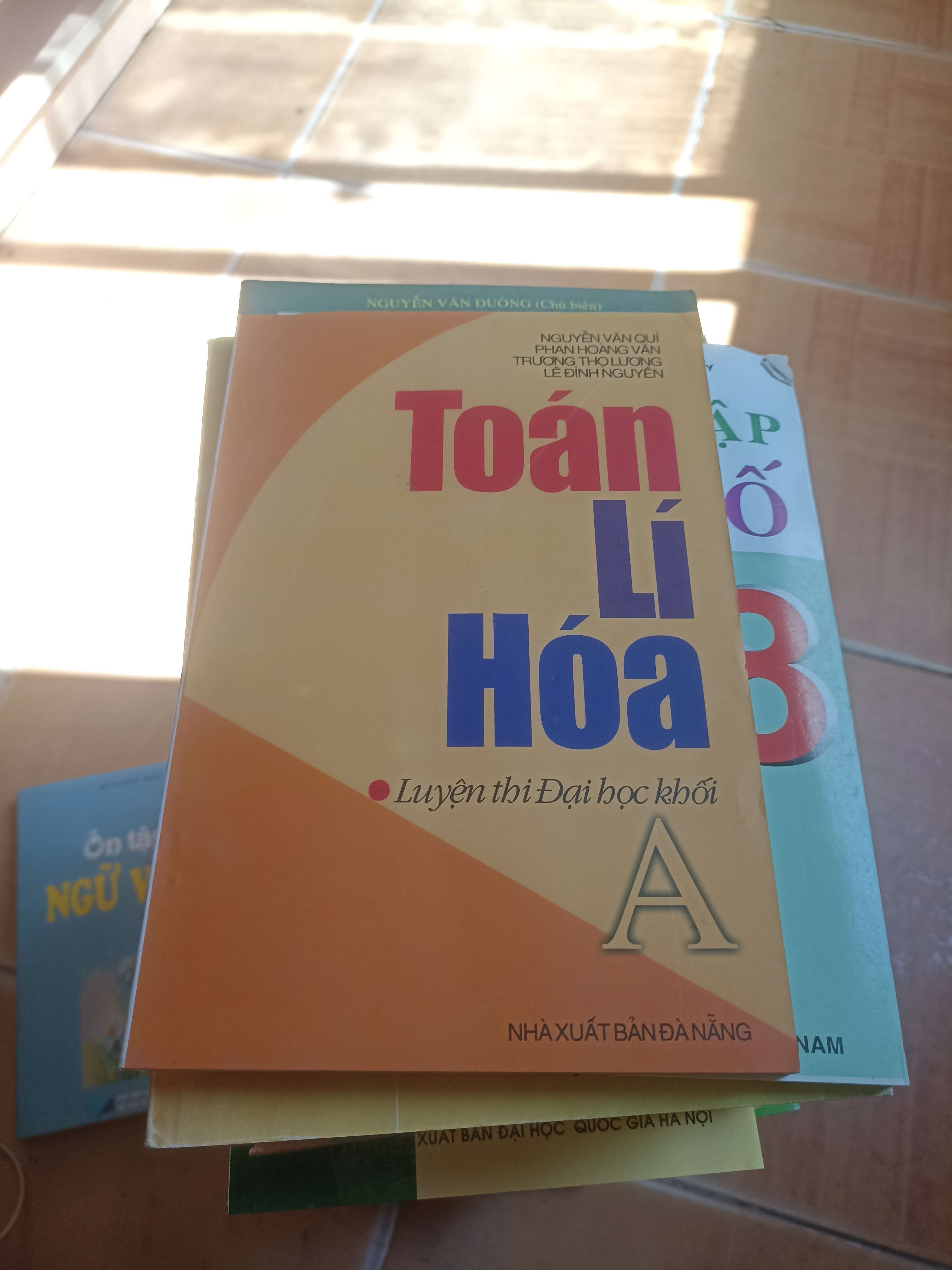 Toán lí hoá luyện thi đại học khối A - Văn Quí 2006 (Tham khảo - luyện thi) VAVO1304-AK3ST3