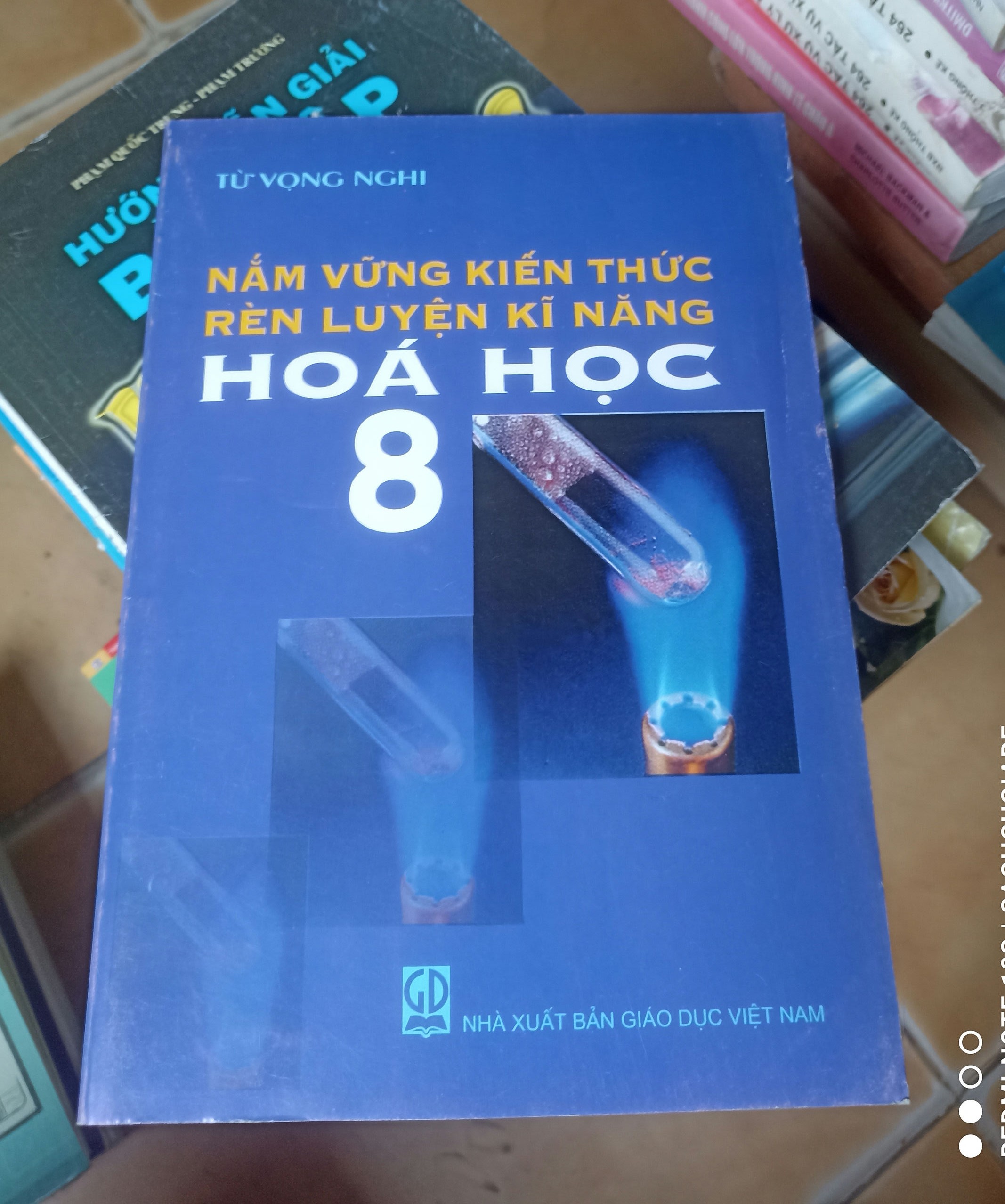 Nắm Vững Kiến Thức Rèn Luyện Kĩ Năng Hóa Học 8 - Từ Vọng Nghi 2014 (Tham khảo - luyện thi) VAVO1304-AK3T3