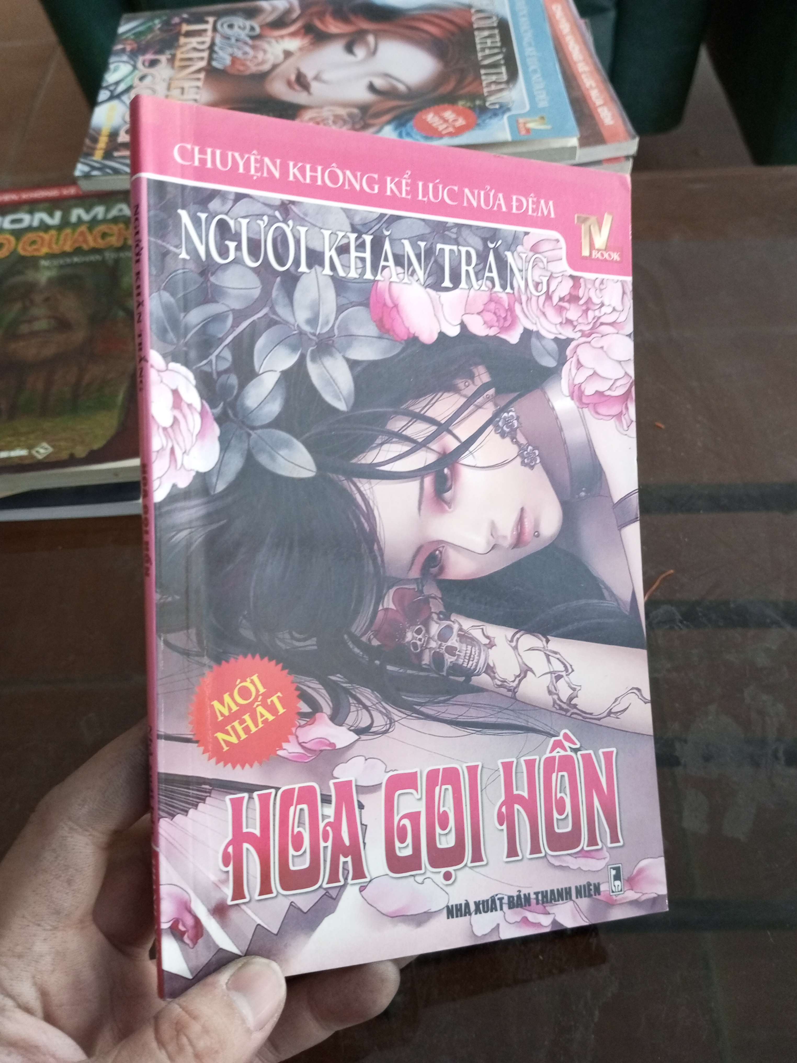 Hoa gọi hồn - Người Khăn Trắng (Truyện kinh dị) VAVO1304-A0