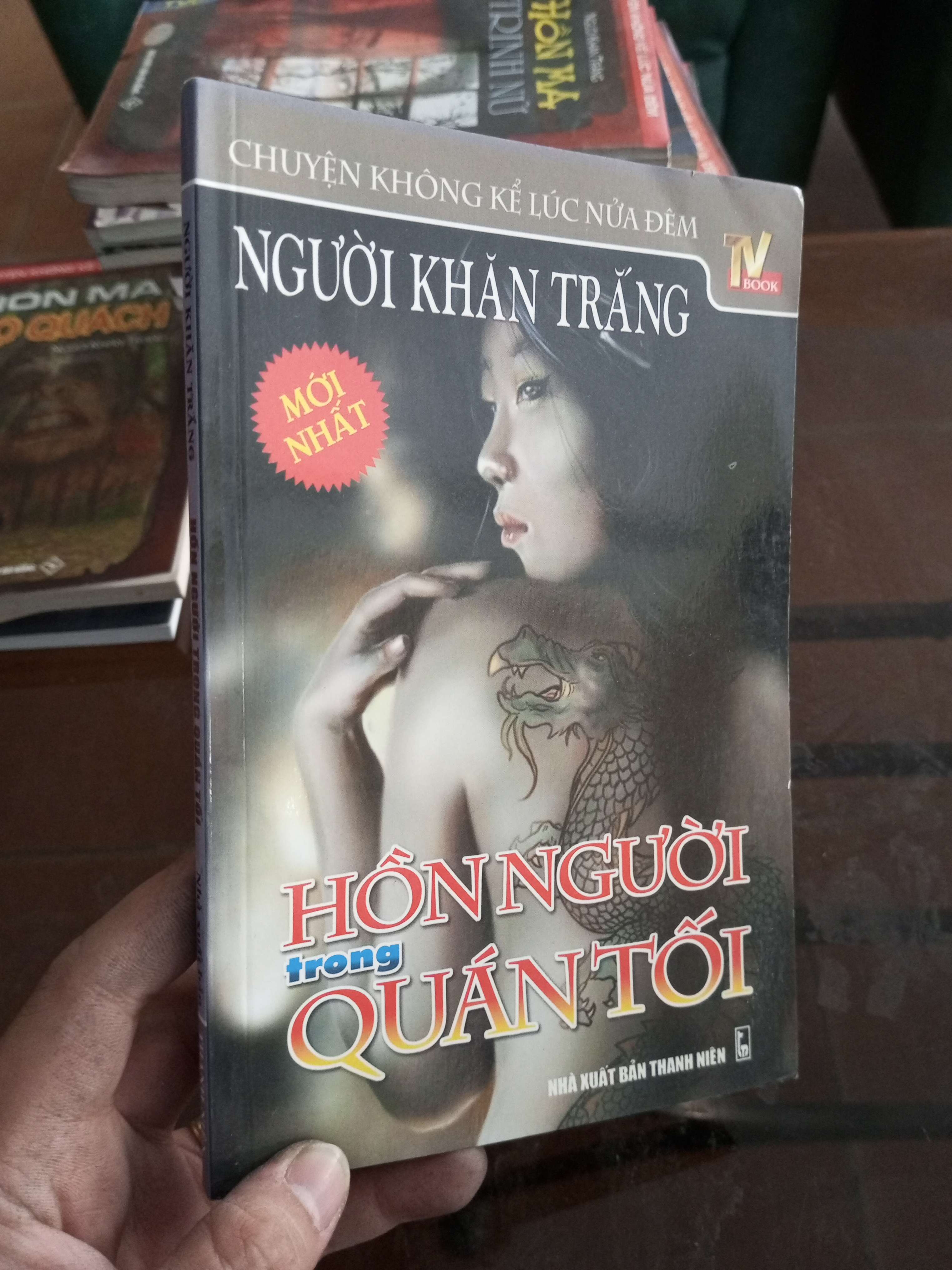 Hồn người trong quán tối - Người Khăn Trắng (Truyện kinh dị) VAVO1304-A0