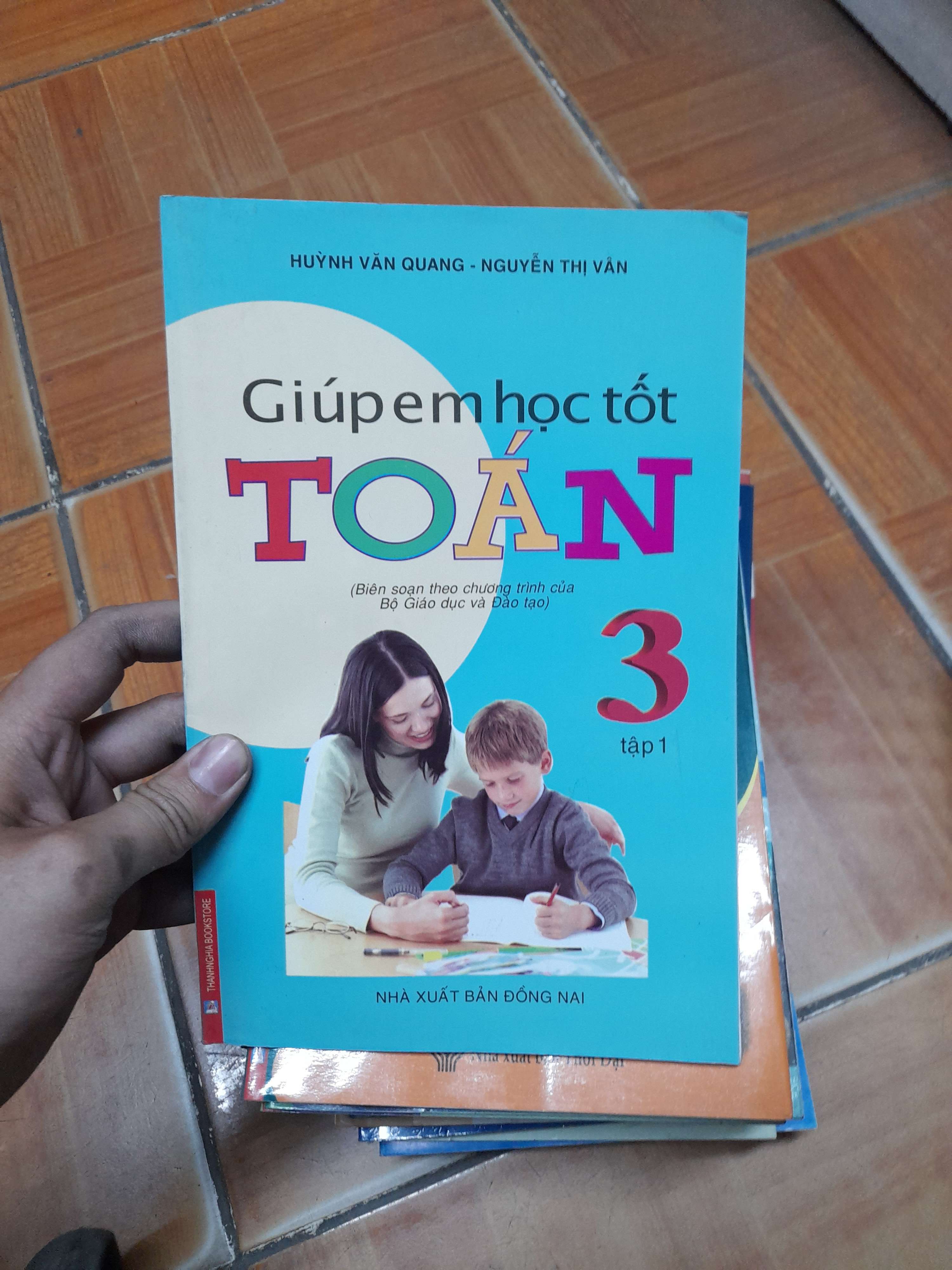 Giúp Em Học Tốt Toán 3 (Tập 1) – Huỳnh Văn Quang, Nguyễn Thị Vân 2010 (Tham khảo - luyện thi) VAVO1304-AK3ST1