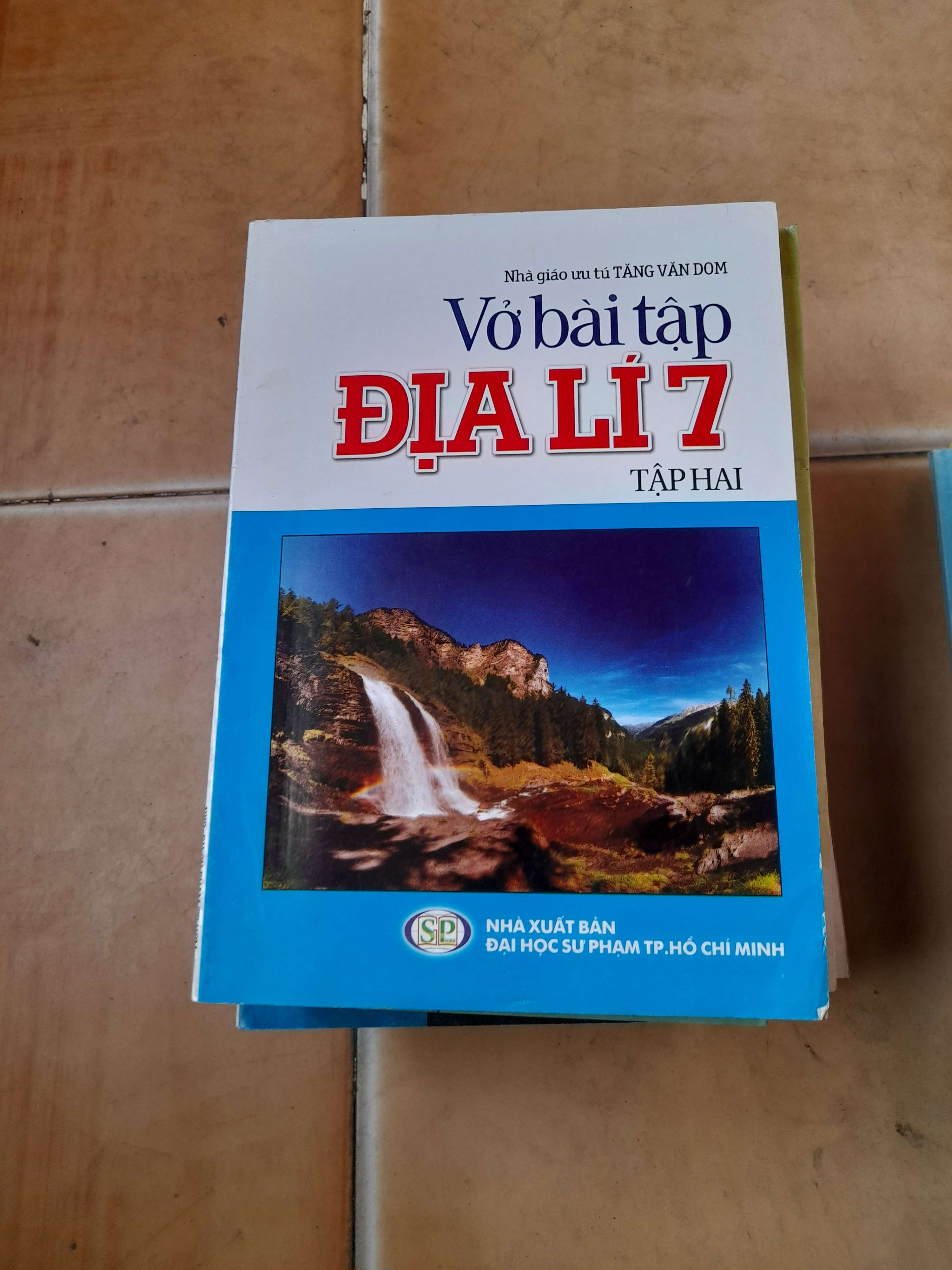 Vở Bài Tập Địa Lí 7 (Tập Hai) - Tăng Văn Dom 2013 (Tham khảo - luyện thi) VAVO1304-AK3T4