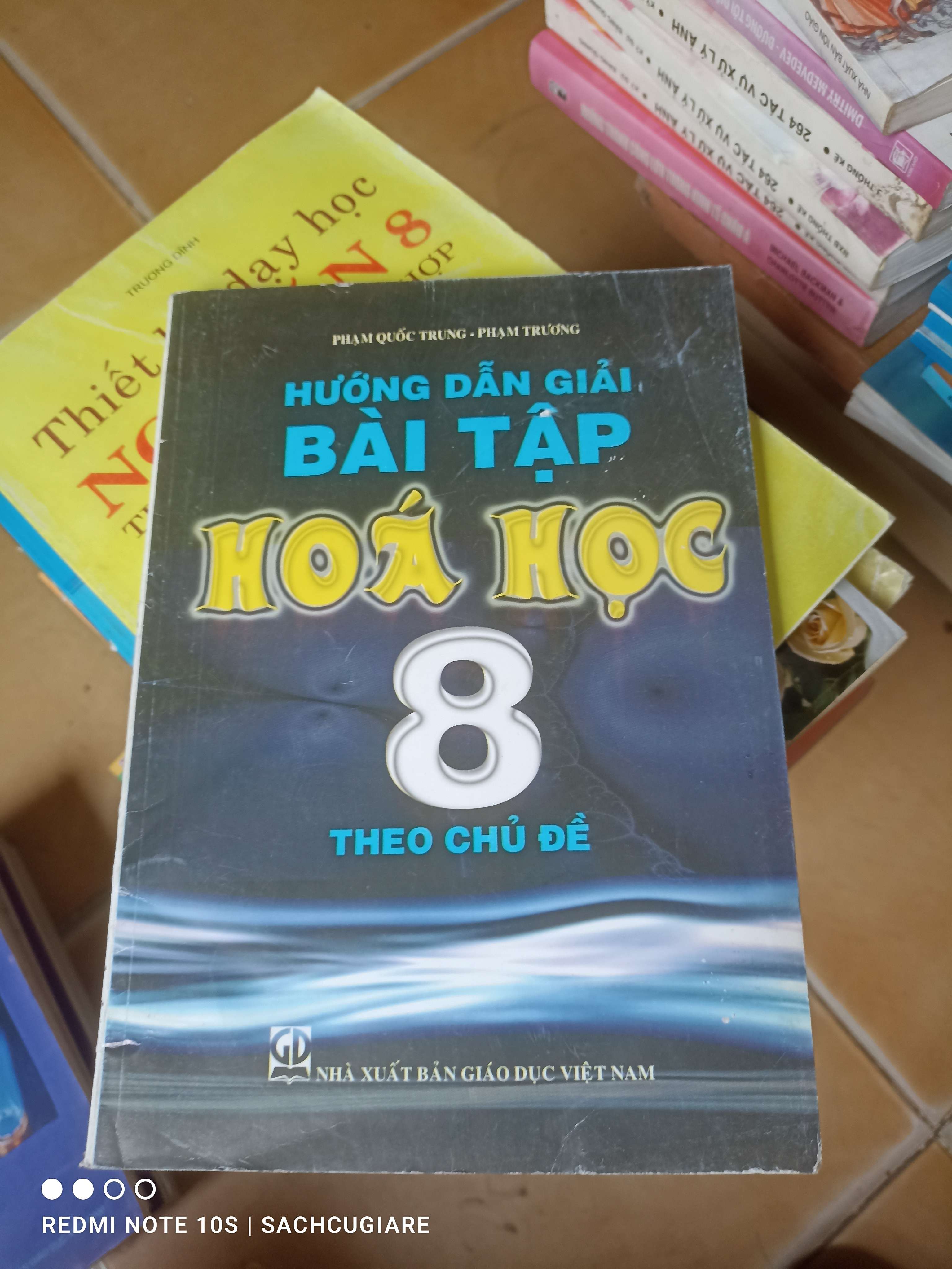 Hướng Dẫn Giải Bài Tập Hóa Học 8 (Theo Chủ Đề) - Phạm Quốc Trung, Phạm Trương 2015 (Tham khảo - luyện thi) VAVO1304-AK3T3