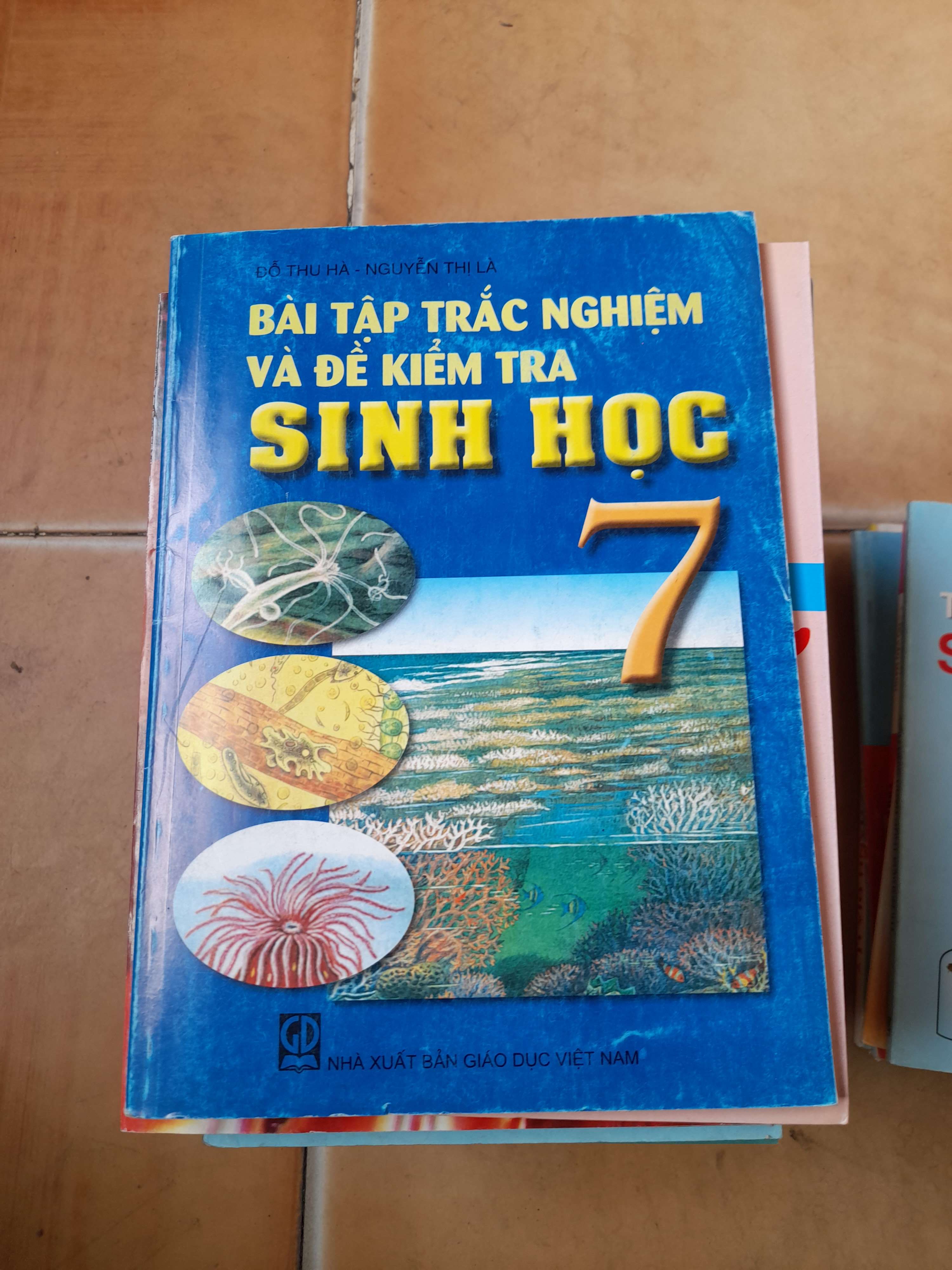 Bài Tập Trắc Nghiệm Và Đề Kiểm Tra Sinh Học 7 - Đỗ Thu Hà, Nguyễn Thị Là 2009 (Tham khảo - luyện thi) VAVO1304-AK3T4