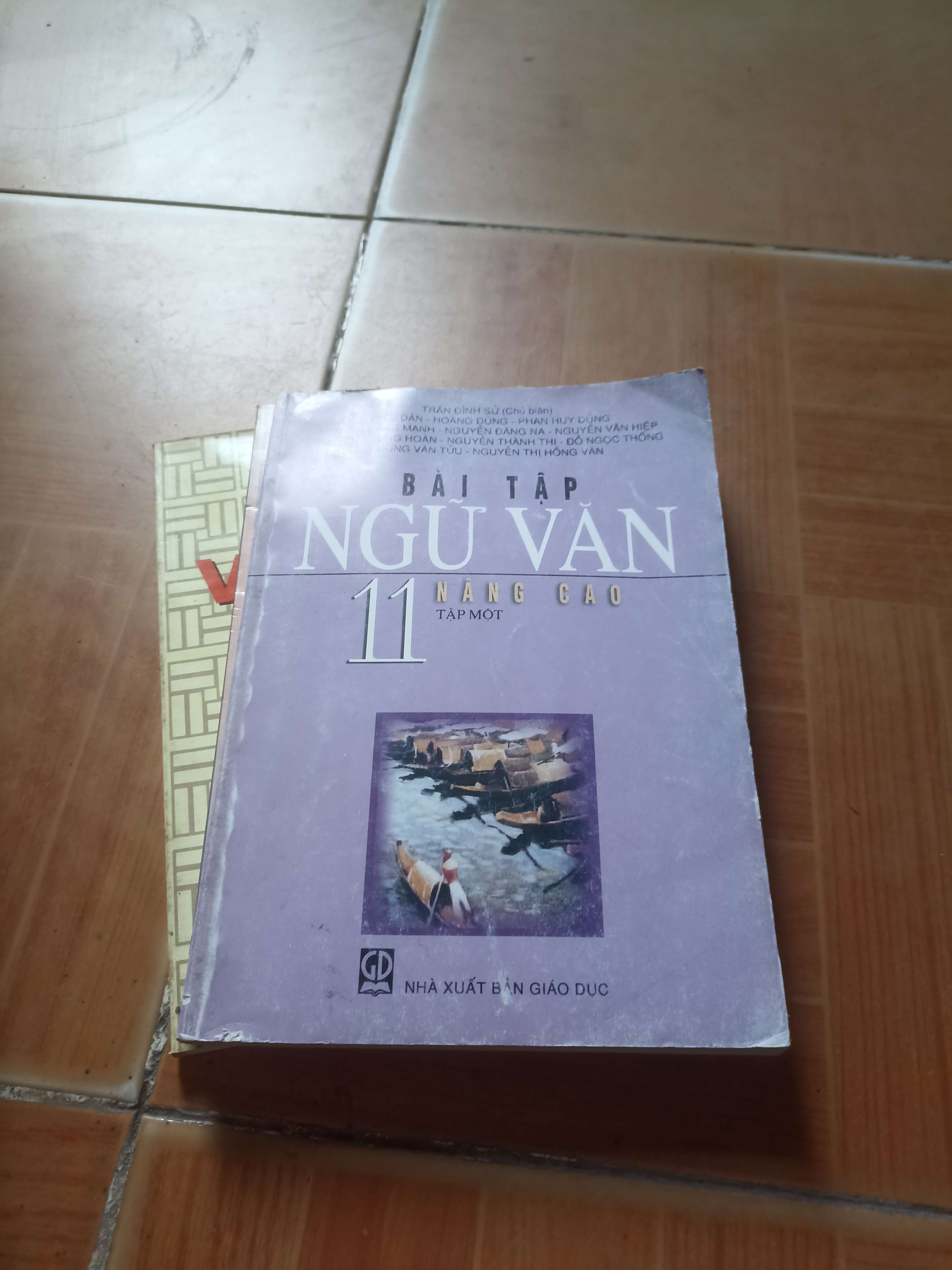 Bài tập ngữ văn 11 nâng cao tập một - Đình Sử 2007 (Giáo khoa) VAVO1304-AK3ST3