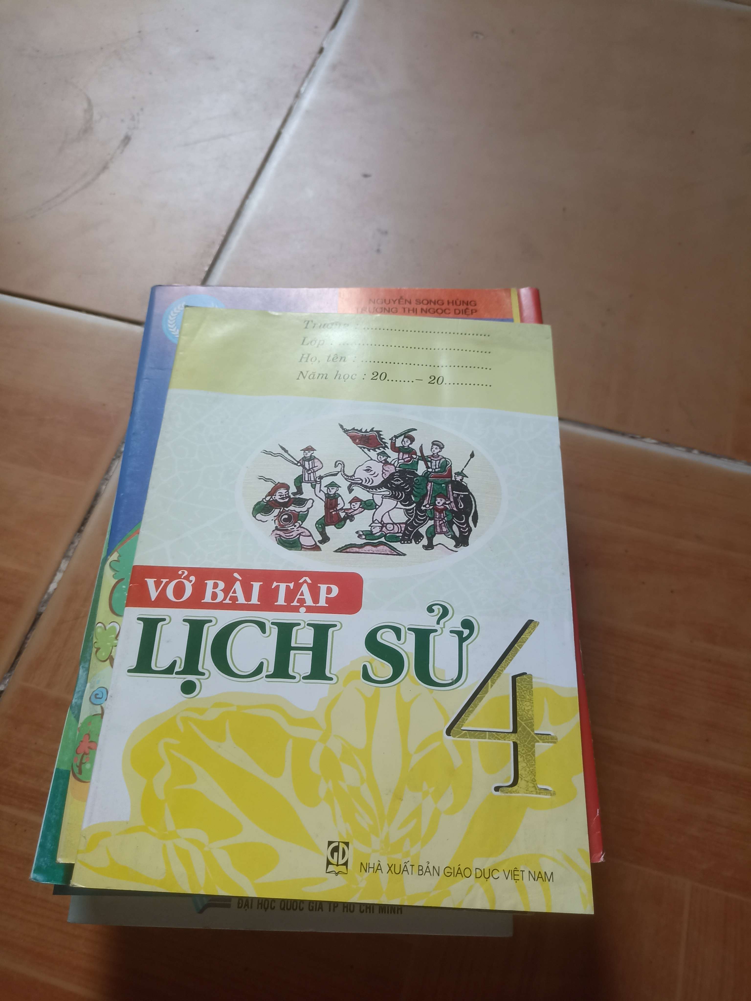 Vở bài tập lịch sử 4 2012 (Giáo khoa) VAVO1304-AK3ST2