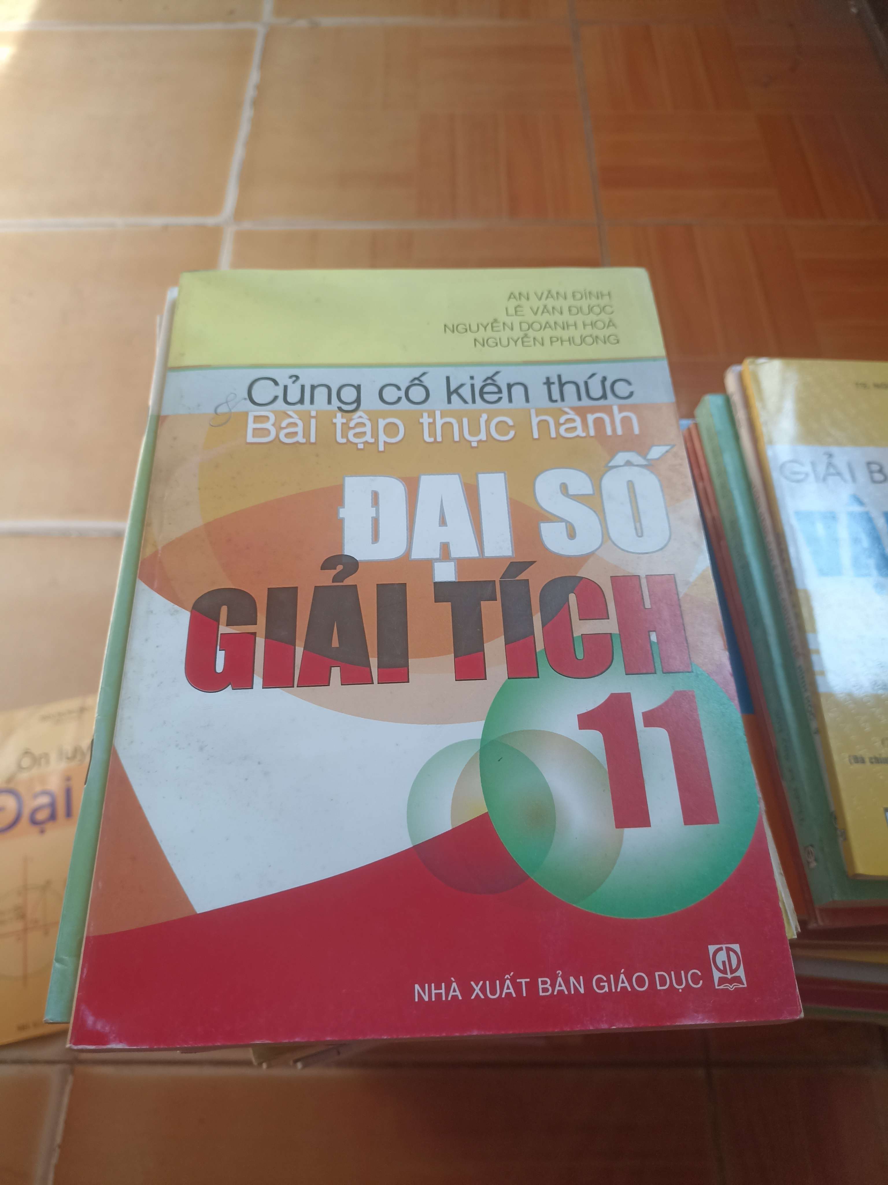 Bài tập thức hành đại số giải tích 11 - Văn Đình 2008 (Tham khảo - luyện thi) VAVO1304-AK3ST4