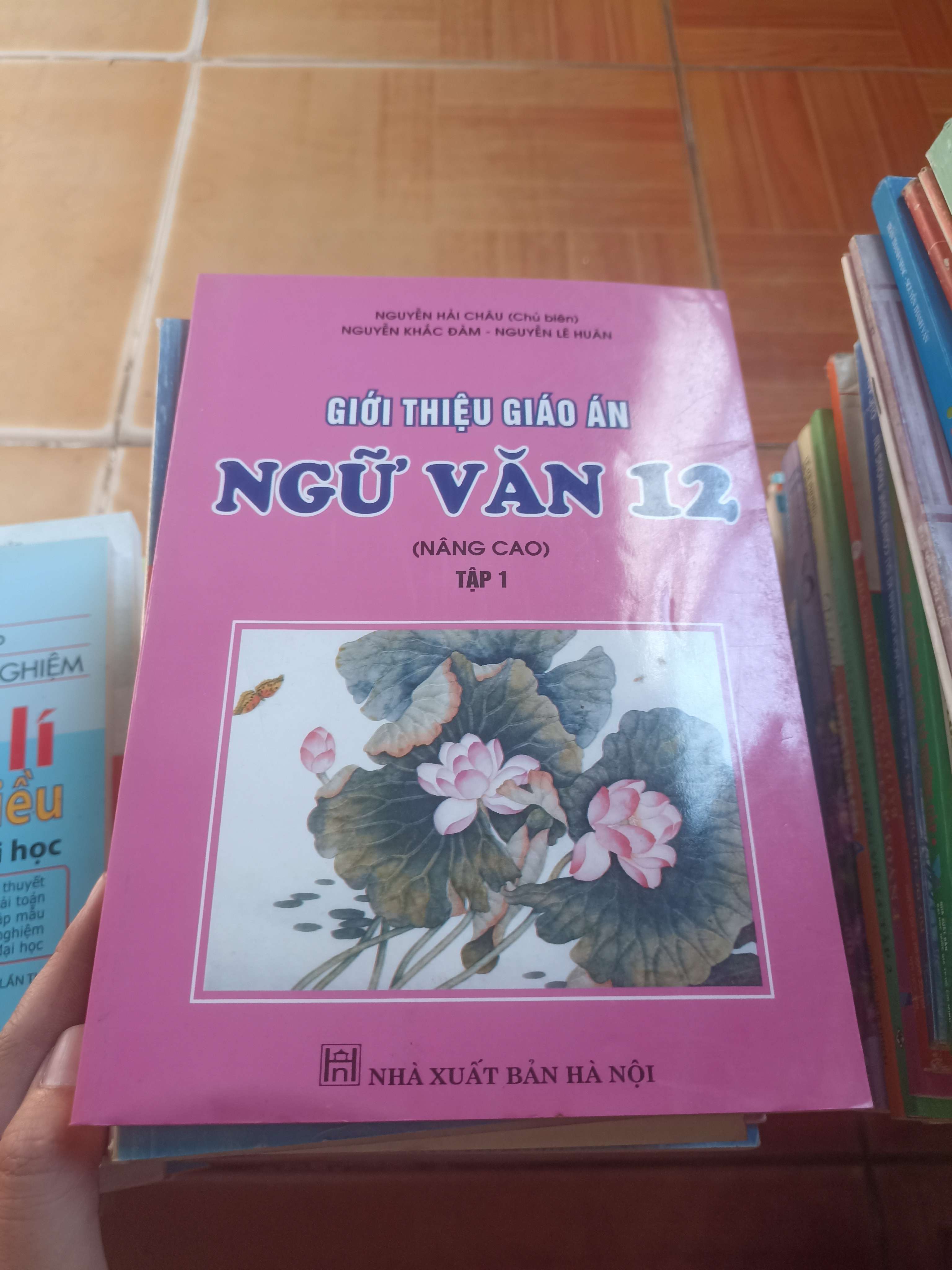 Giới thiệu giáo án ngữ văn 12 tập 1 - Hải Châu 2008 (Sách giáo khoa - giáo trình) VAVO1304-AK3ST4