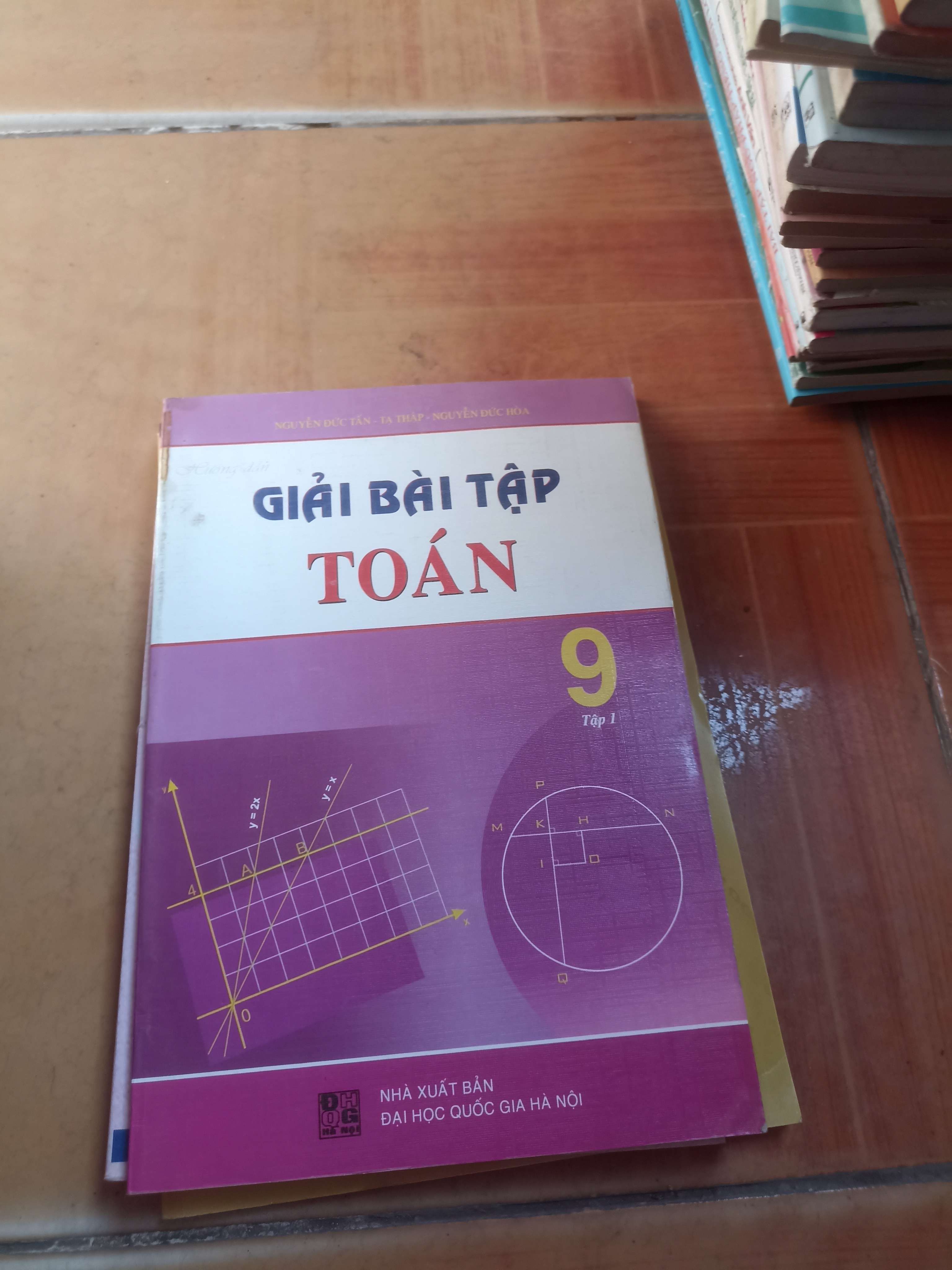 Giải bài tập toán 9 tập 1 - Đức Hoà 2009 (Giáo khoa) VAVO1304-AK3ST4