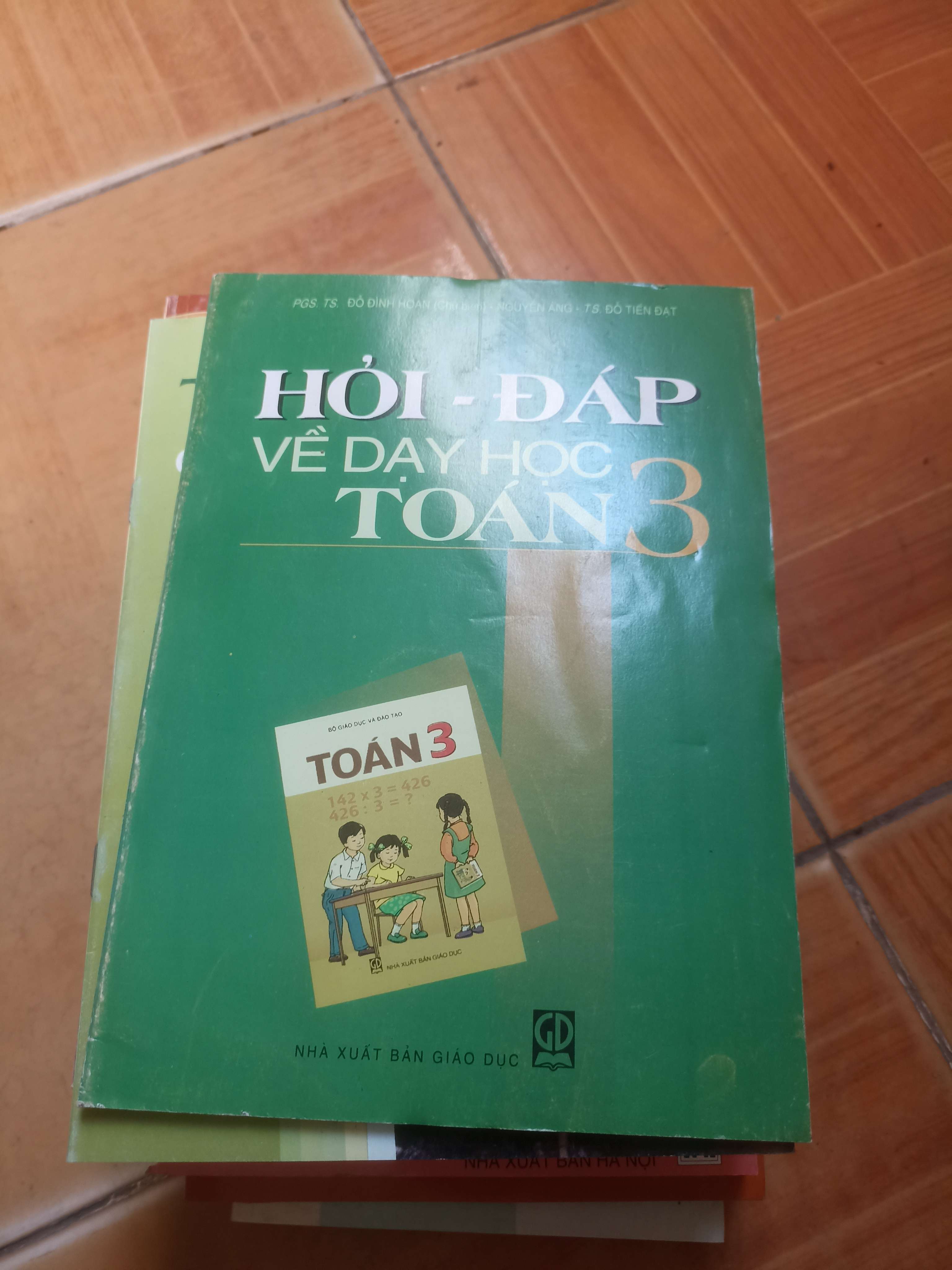 Hỏi đáp về dạy học toán 3 - Tiến Đạt 2004 (Tham khảo - luyện thi) VAVO1304-AK3ST3