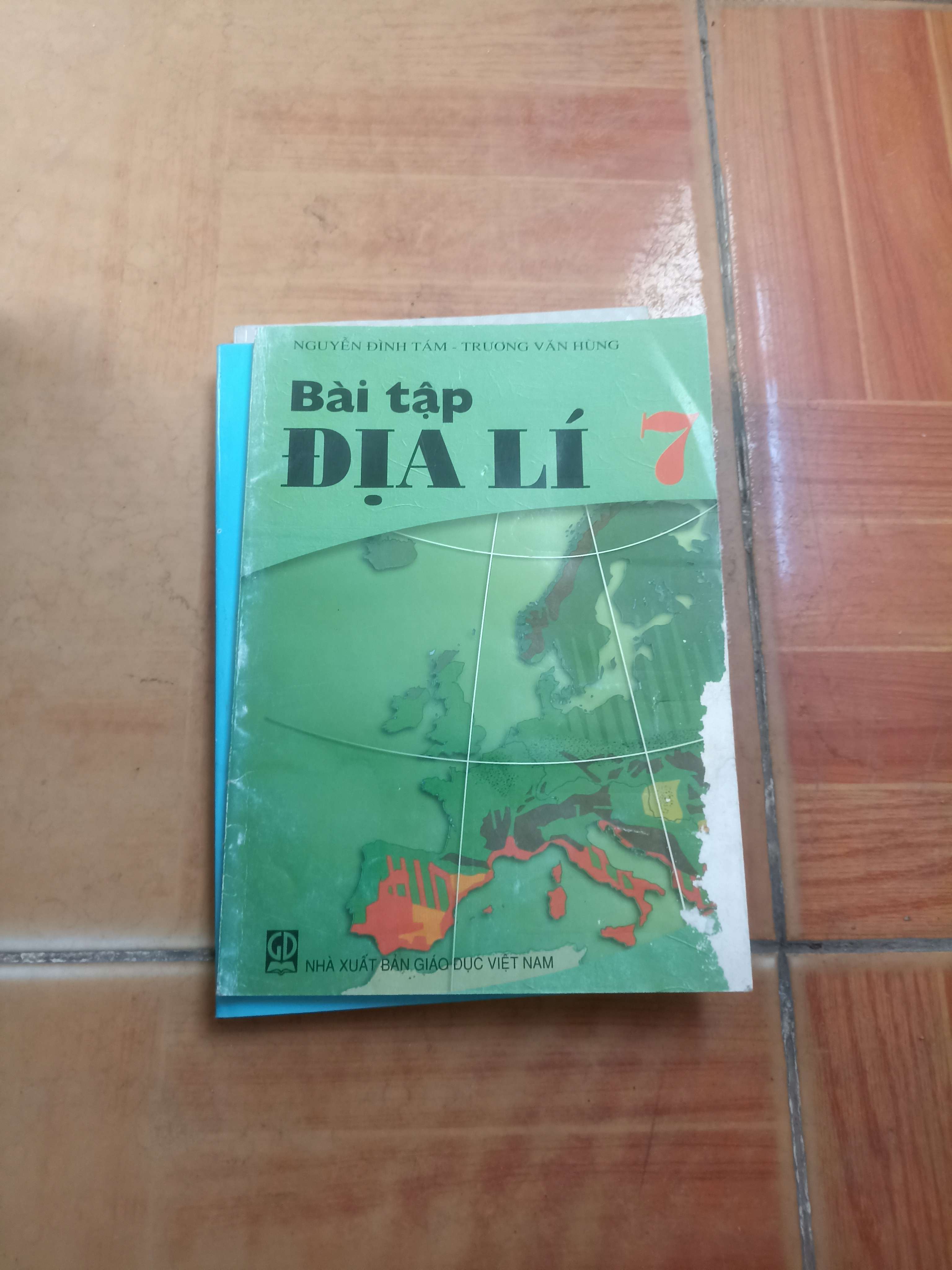 Bài tập địa lí 7 - Đình Tâm 2010 (Giáo khoa) VAVO1304-AK3ST4