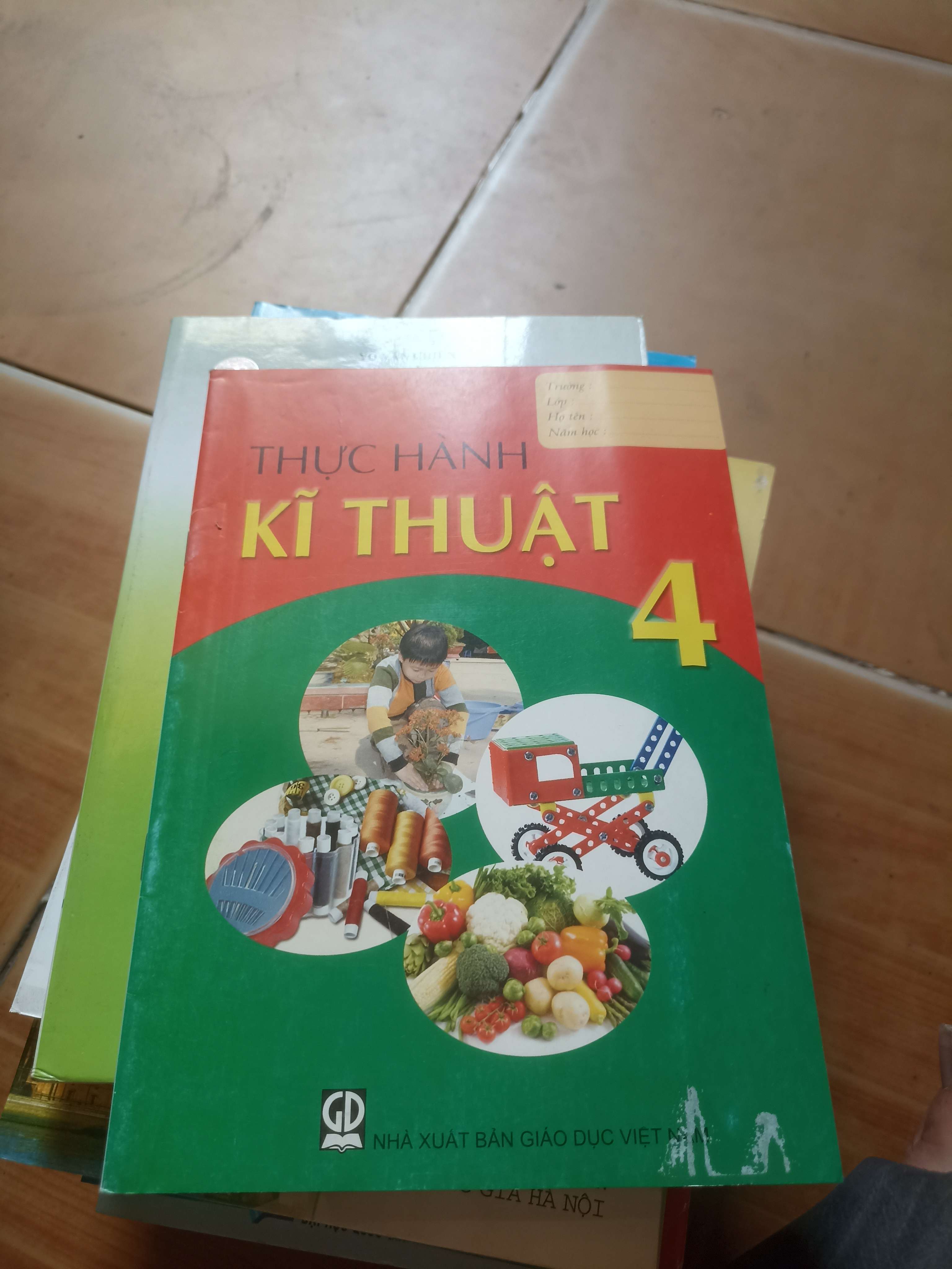 Thực hành kĩ thuật 4 2013 (Giáo khoa) VAVO1304-AK3ST2