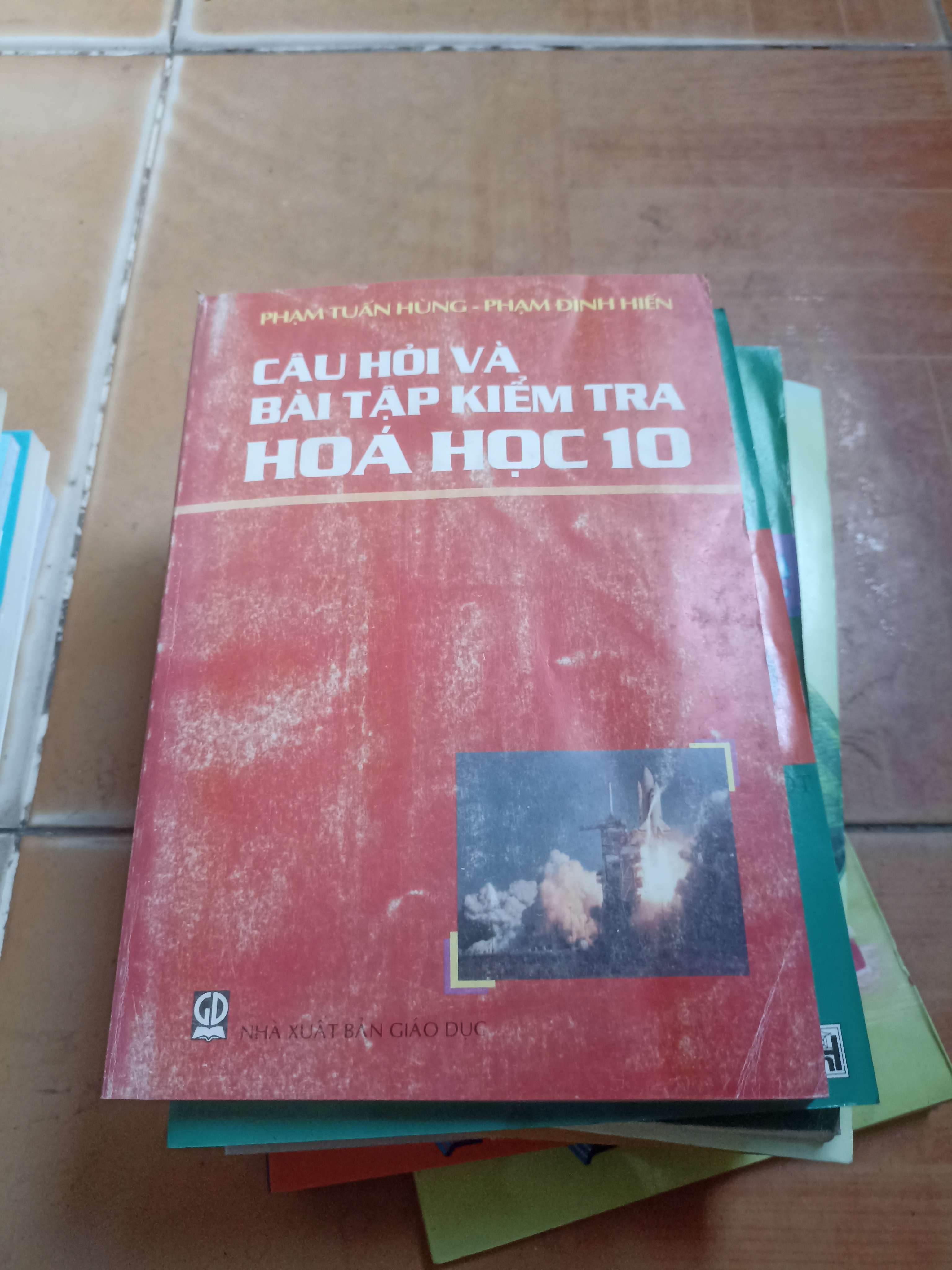 Câu hỏi và bài tập kiểm tra hoá học 10 - Tuấn Hùng 2009 (Tham khảo - luyện thi) VAVO1304-AK4T1
