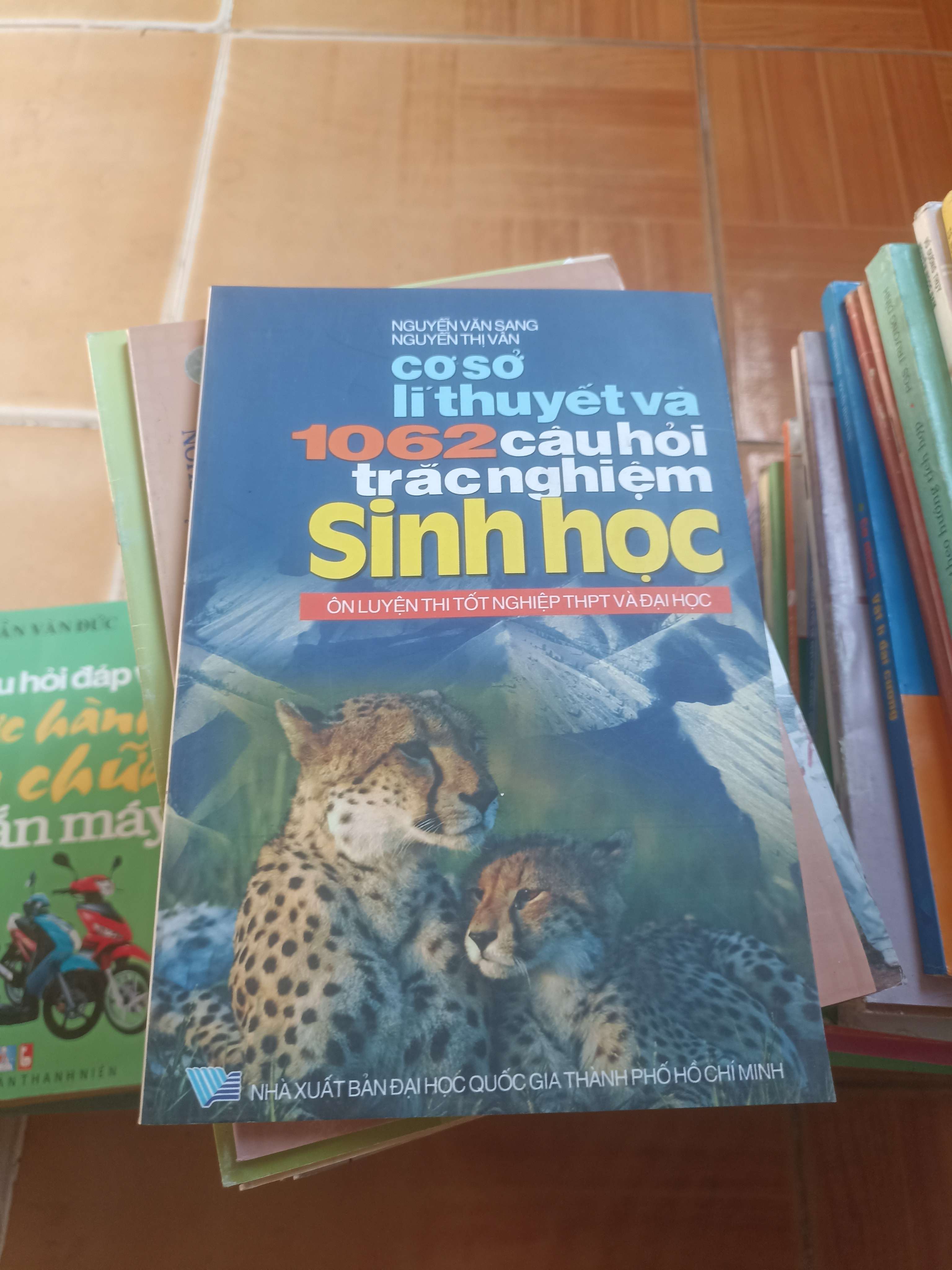 Cơ sở lí thuyết và 1062 câu hỏi trắc nghiệm sinh học - Thị Vân 2007 (Sách giáo khoa - giáo trình) VAVO1304-AK3ST4