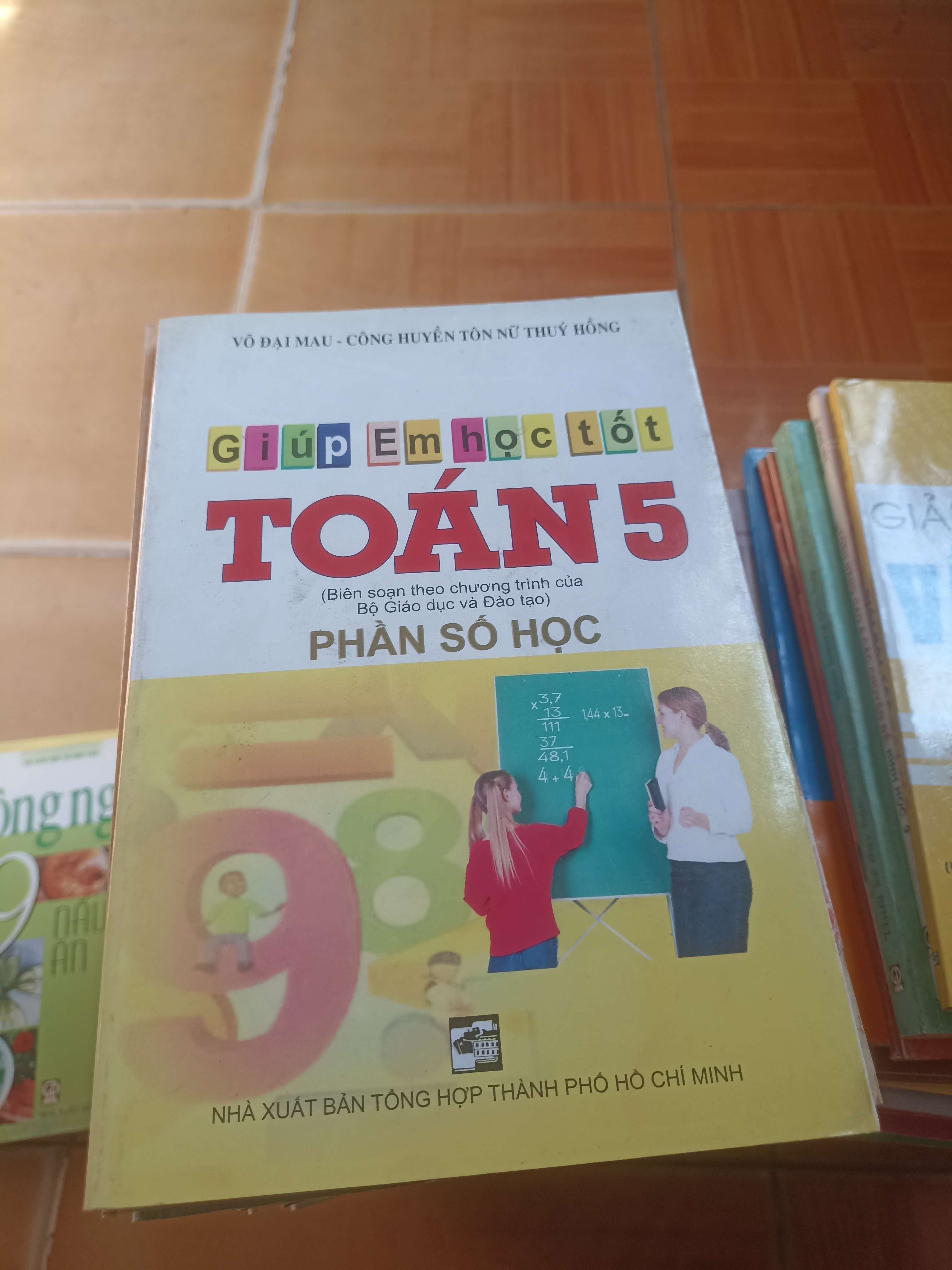 Giúp em học tốt toán 5 - Đại Mau 2007 (Giáo khoa) VAVO1304-AK3ST4