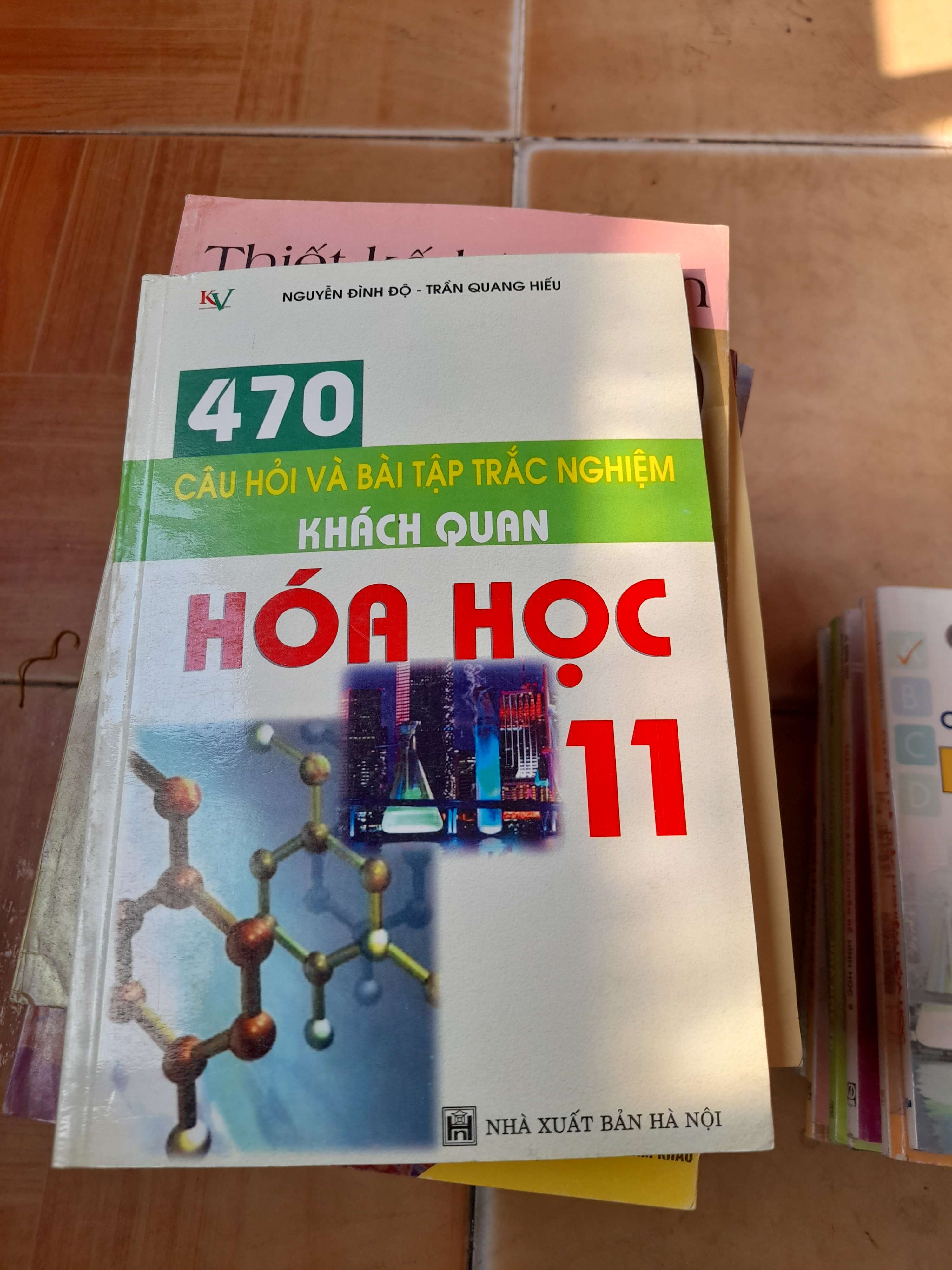 470 Câu Hỏi Và Bài Tập Trắc Nghiệm Khách Quan Hóa Học 11 - Nguyễn Đình Độ, Trần Quang Hiếu 2007 (Tham khảo - luyện thi) VAVO1304-AK3T4