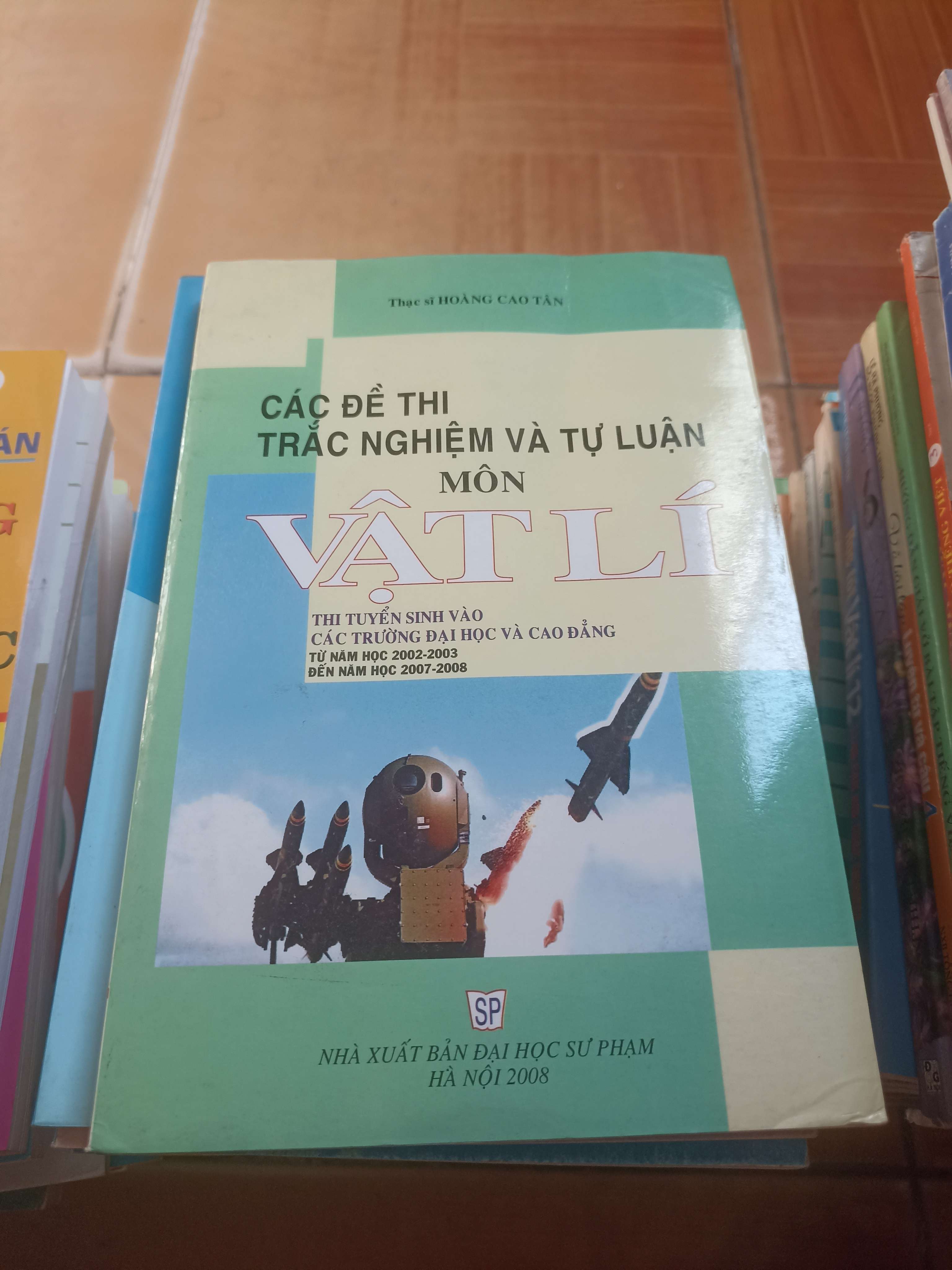 Các đề thi trắc nghiệm và tự luận môn vật lí - Cao Tân 2008 (Tham khảo - luyện thi) VAVO1304-AK3ST4