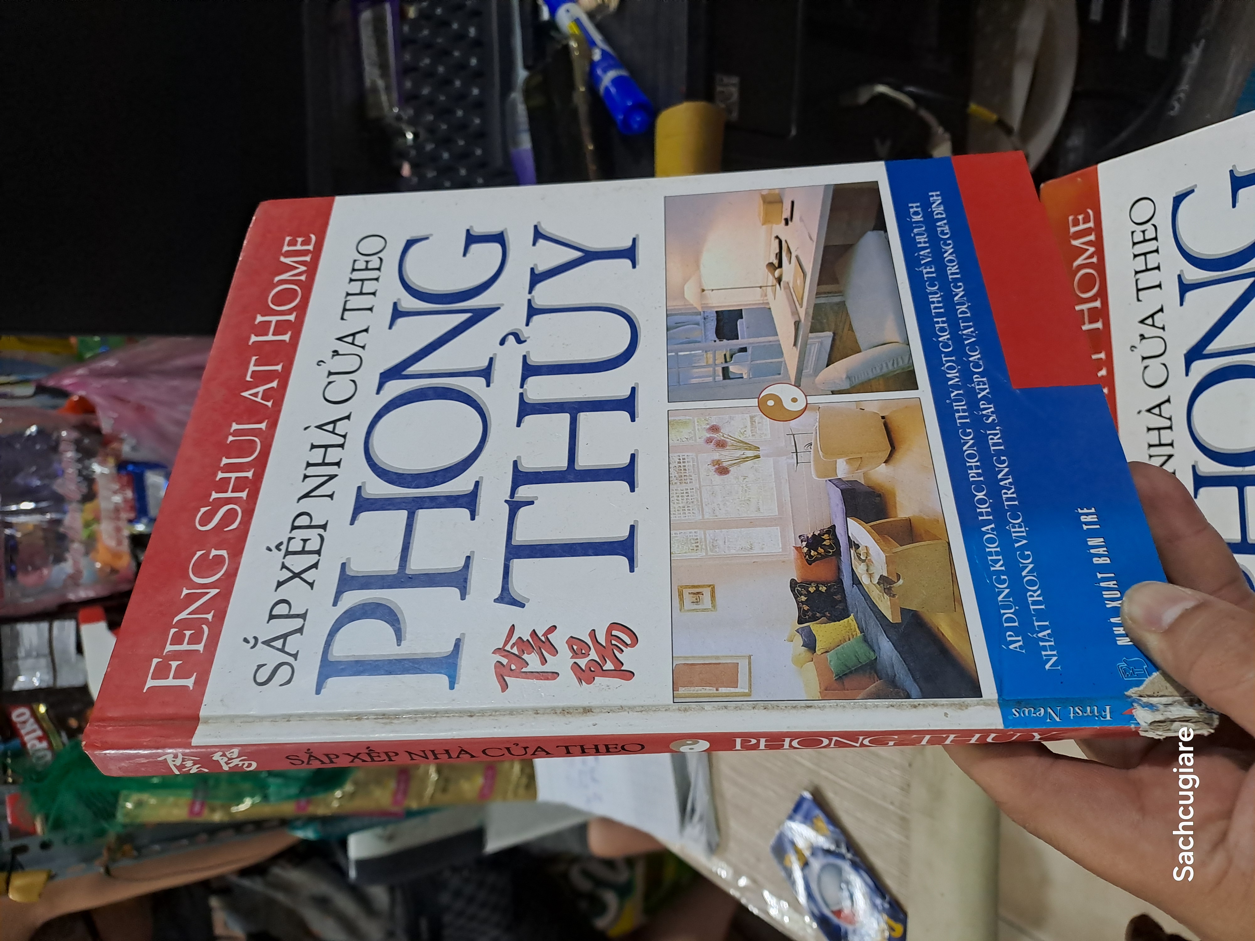 Sắp xếp nhà cửa theo phong thủy 2006 mới 90% (Sách tôn giáo - tâm linh) HCM1804 (NSX)