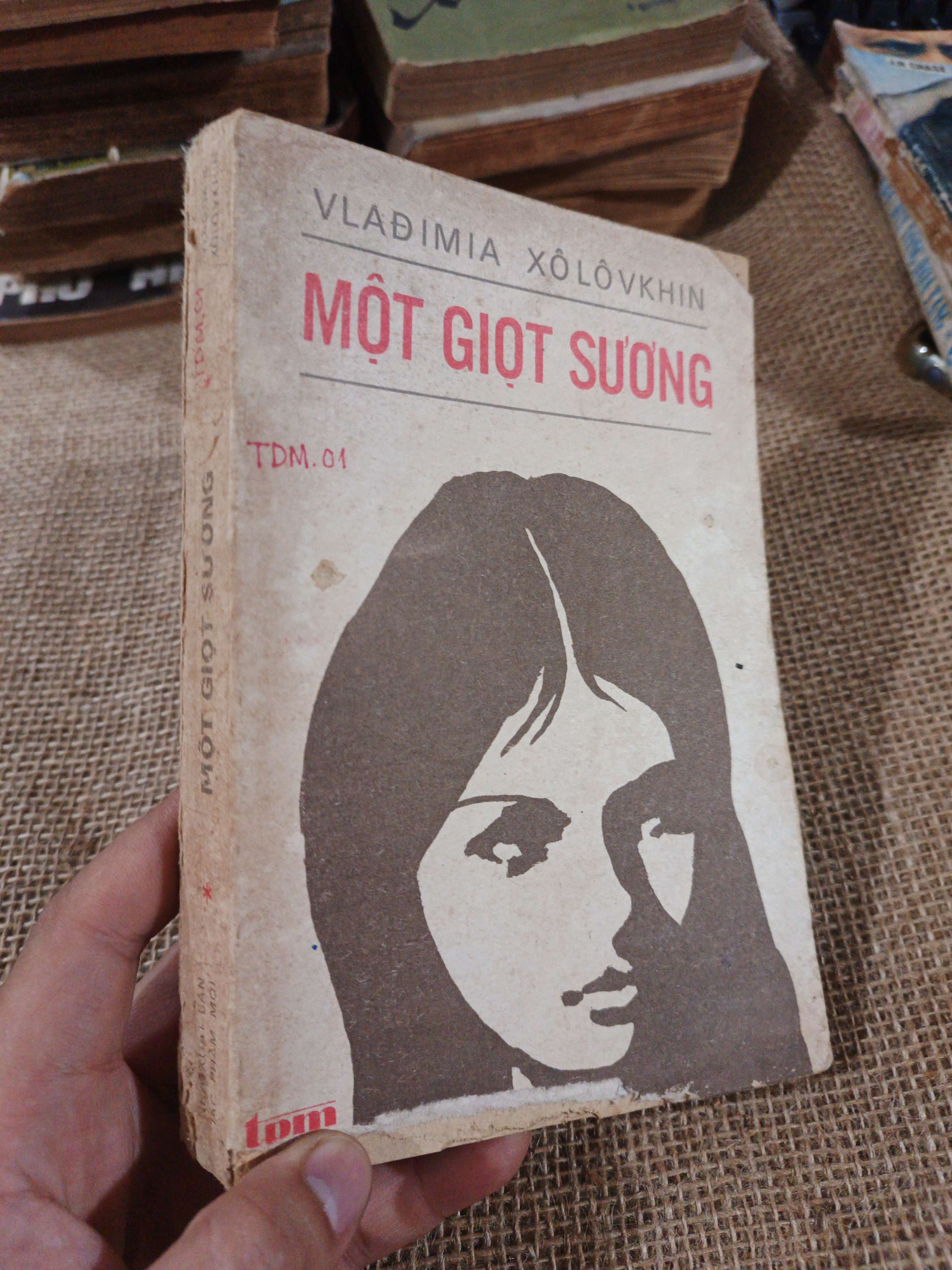 Một Giọt Sương - Vlađimia Xôlôvkhin 1983 mới 70% (Văn học nước ngoài) HLSC2404 (NSX)