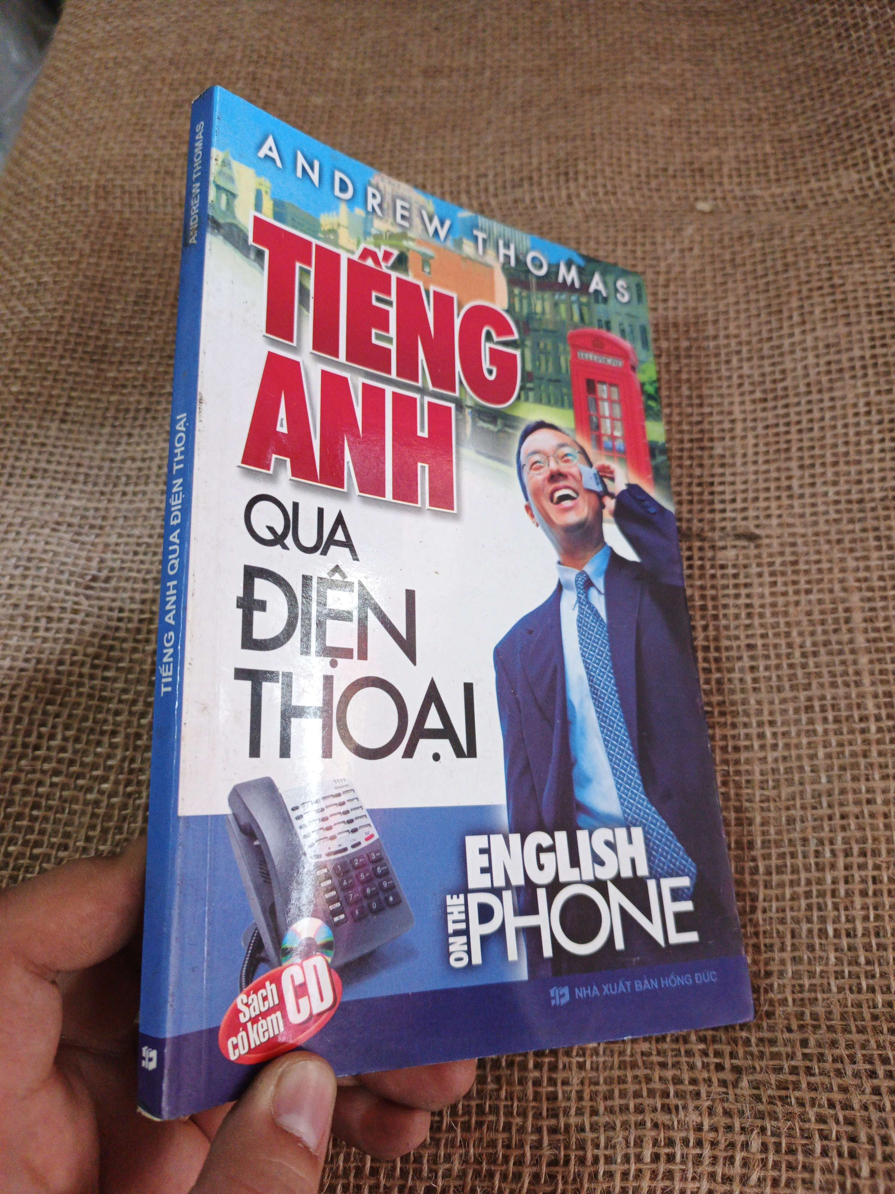 Tiếng Anh qua điện thoại - Andrew Thomas 2008 mới 80% ố ko CD(Sách tự học tiếng Anh) HLSC2404