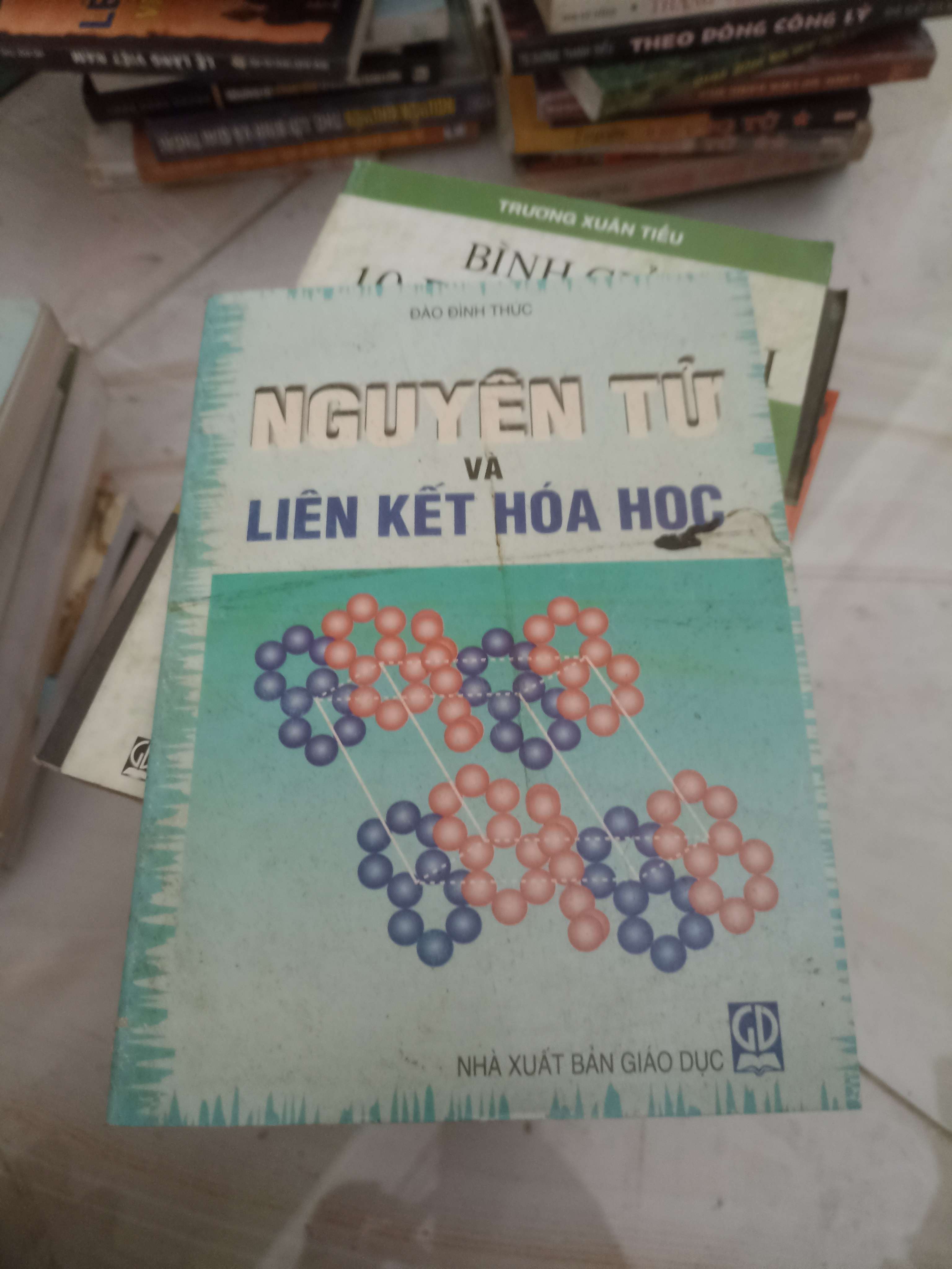 Nguyên tử và liên kết hóa học - Đào Đình Thục (Giáo khoa) VAVO