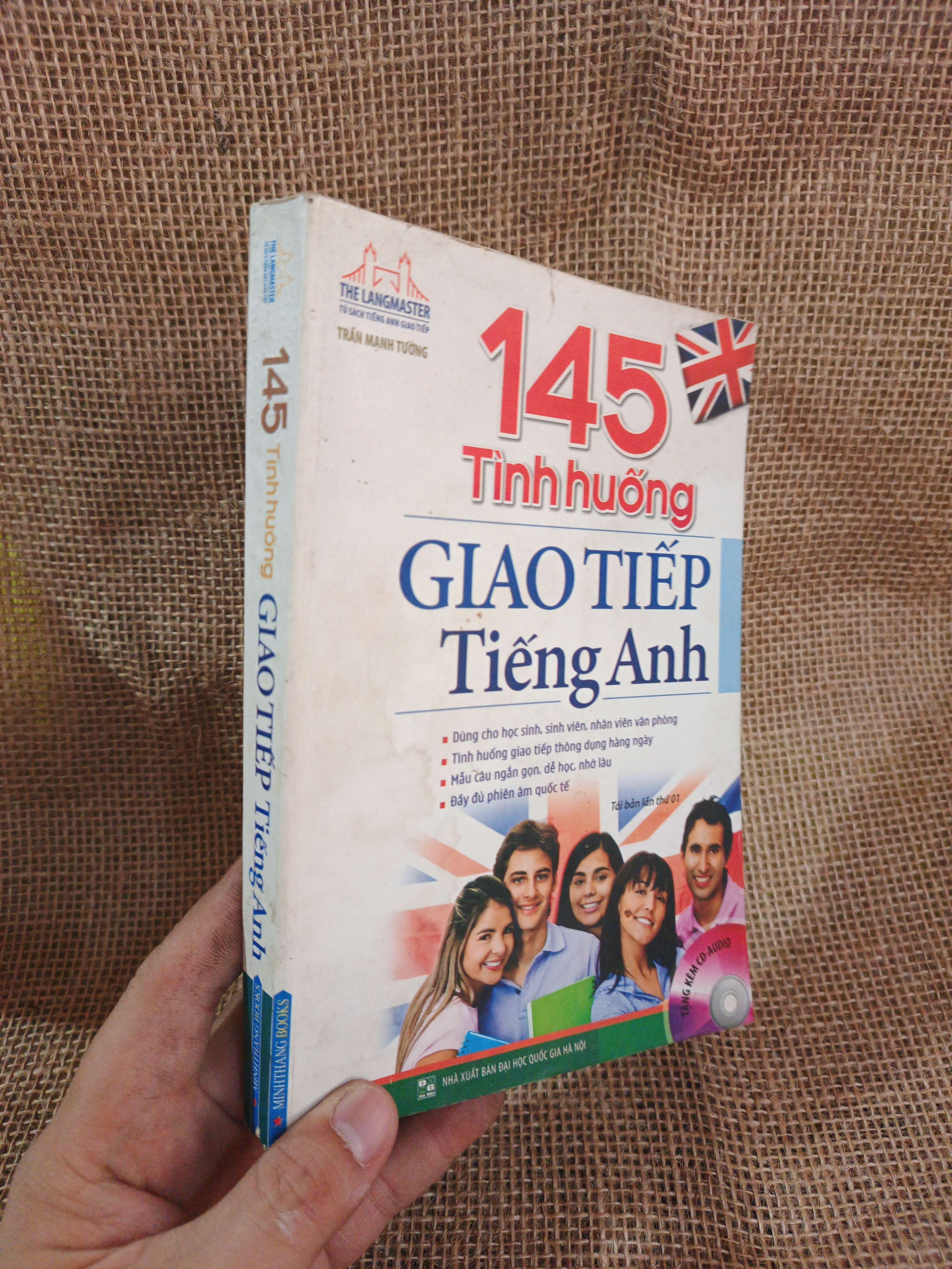 145 tình huống giao tiếp Tiếng Anh 2018 mới 80% ố ẫm(Sách tự học tiếng Anh) HLSC2404 (NSX)
