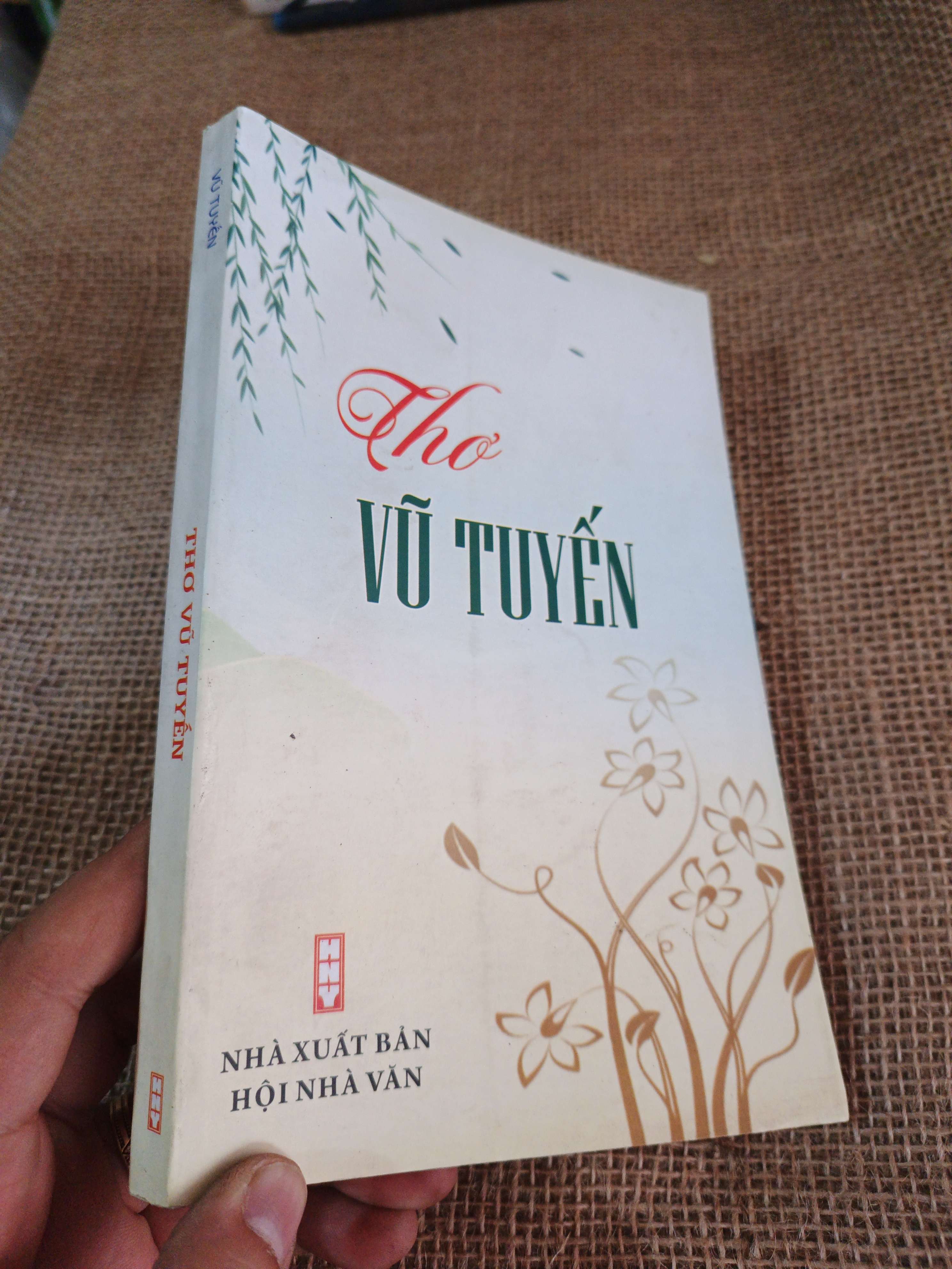 Thơ Vũ Tuyến 2019 mới 80% ố (Sách văn học) HLSC2404