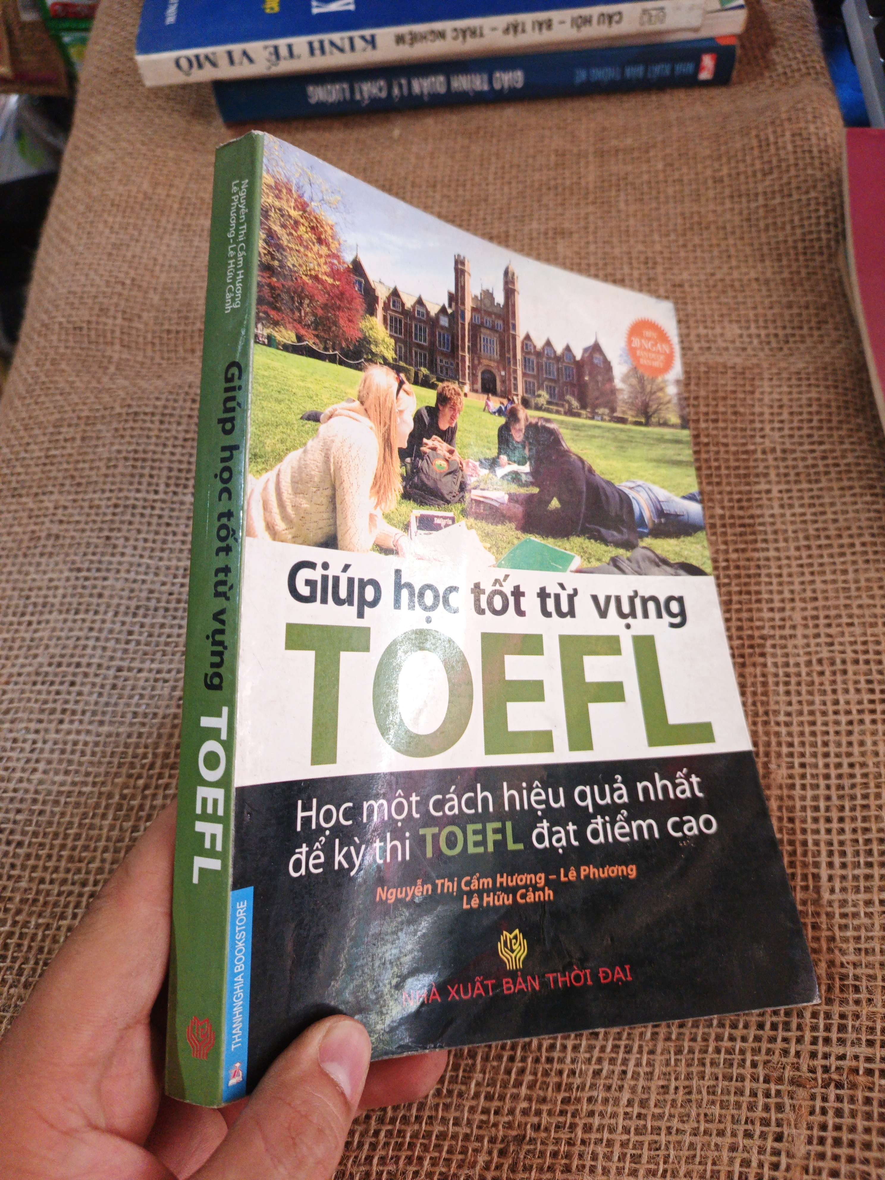 Giúp học tốt từ vựng TOEFL 2010 mới 80% (Sách tự học tiếng Anh) HLSC2404