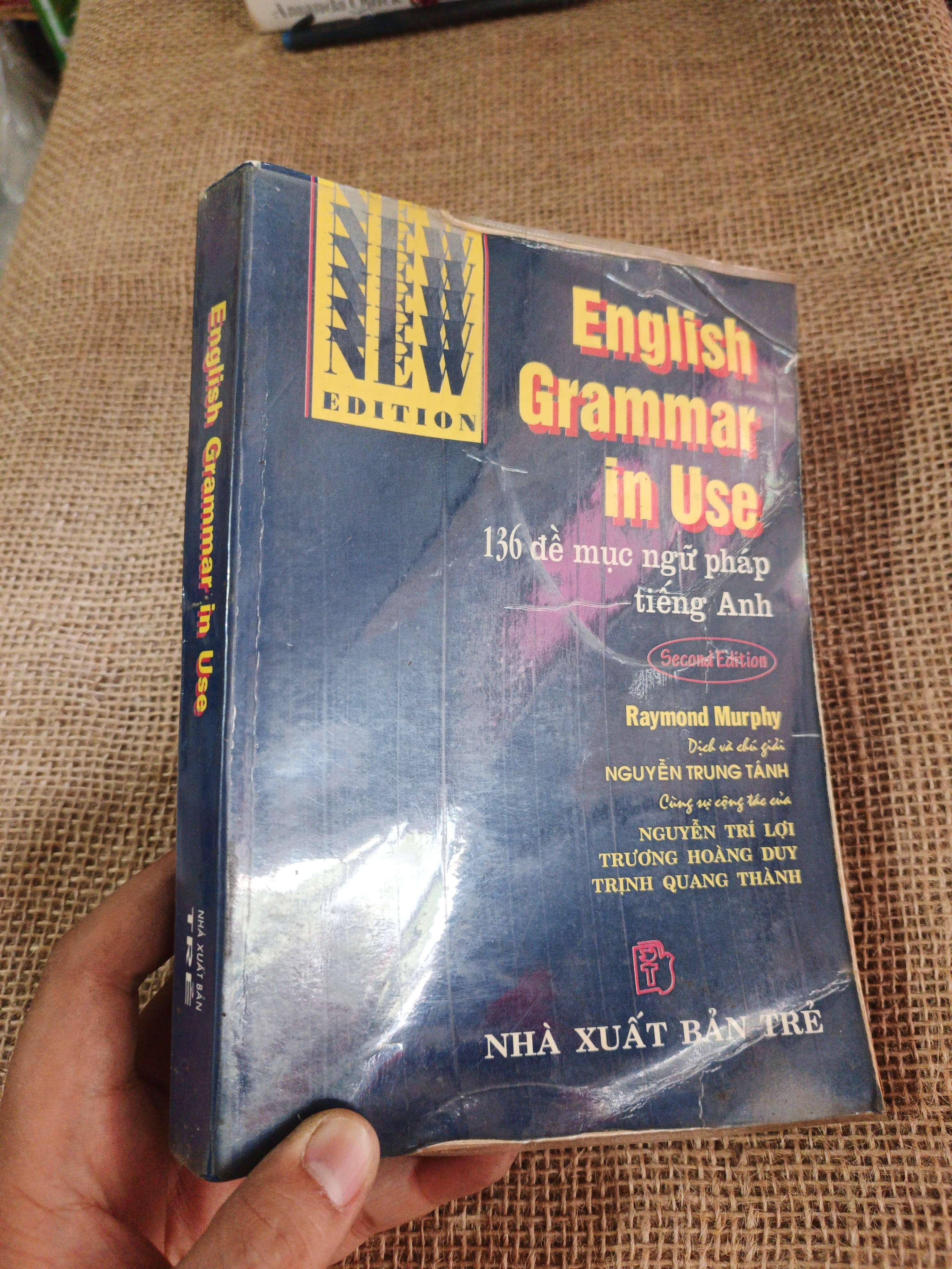 English Grammar In Use 136 đề mục ngữ pháp tiếng Anh 1999 mới 80% ố (Sách tự học tiếng Anh) HLSC2404 (NSX)