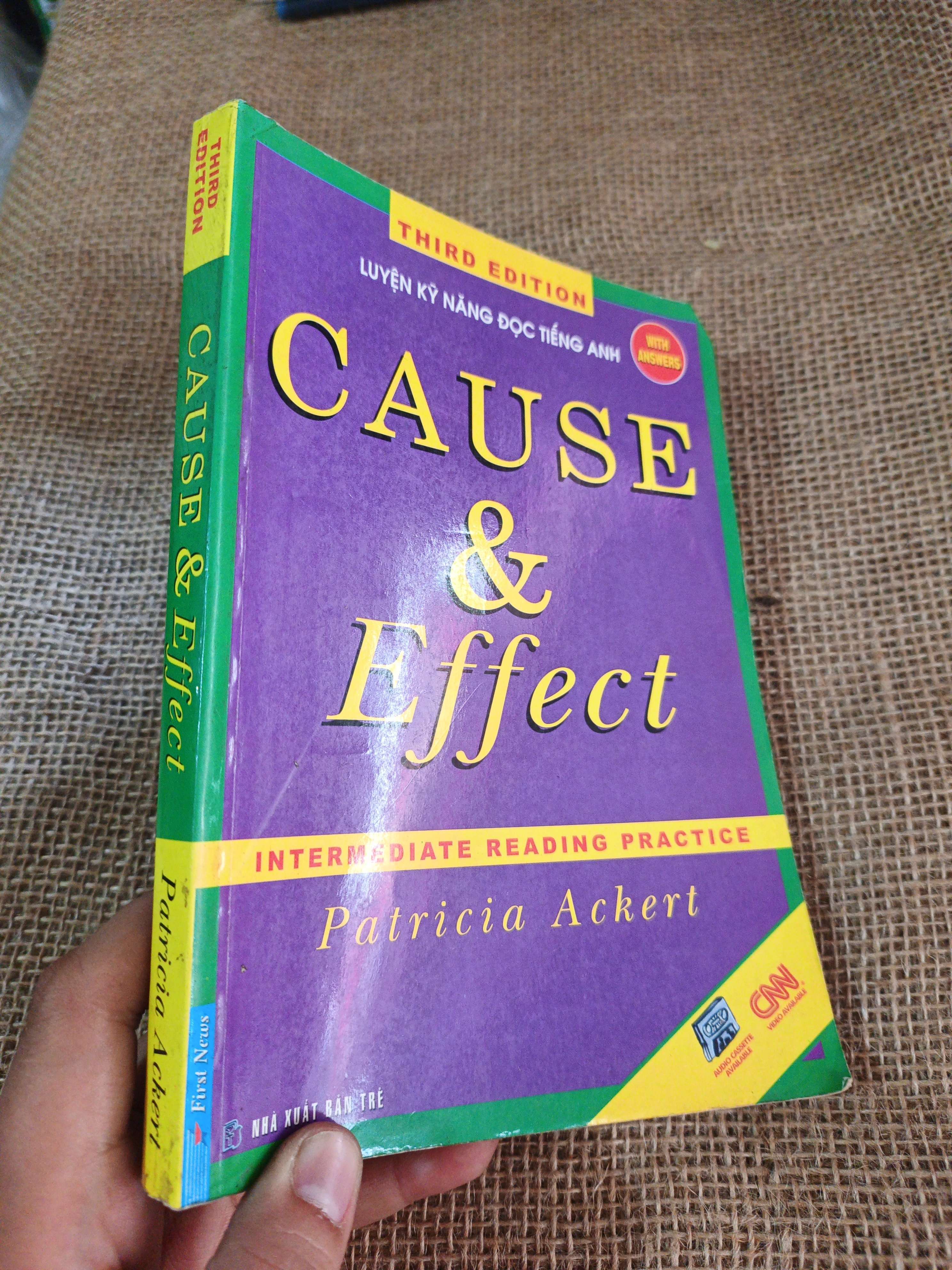 Cause & Effect intermediate reading practice - Patricia Ackert 2013 mới 80% ố(Sách tự học tiếng Anh) HLSC2404