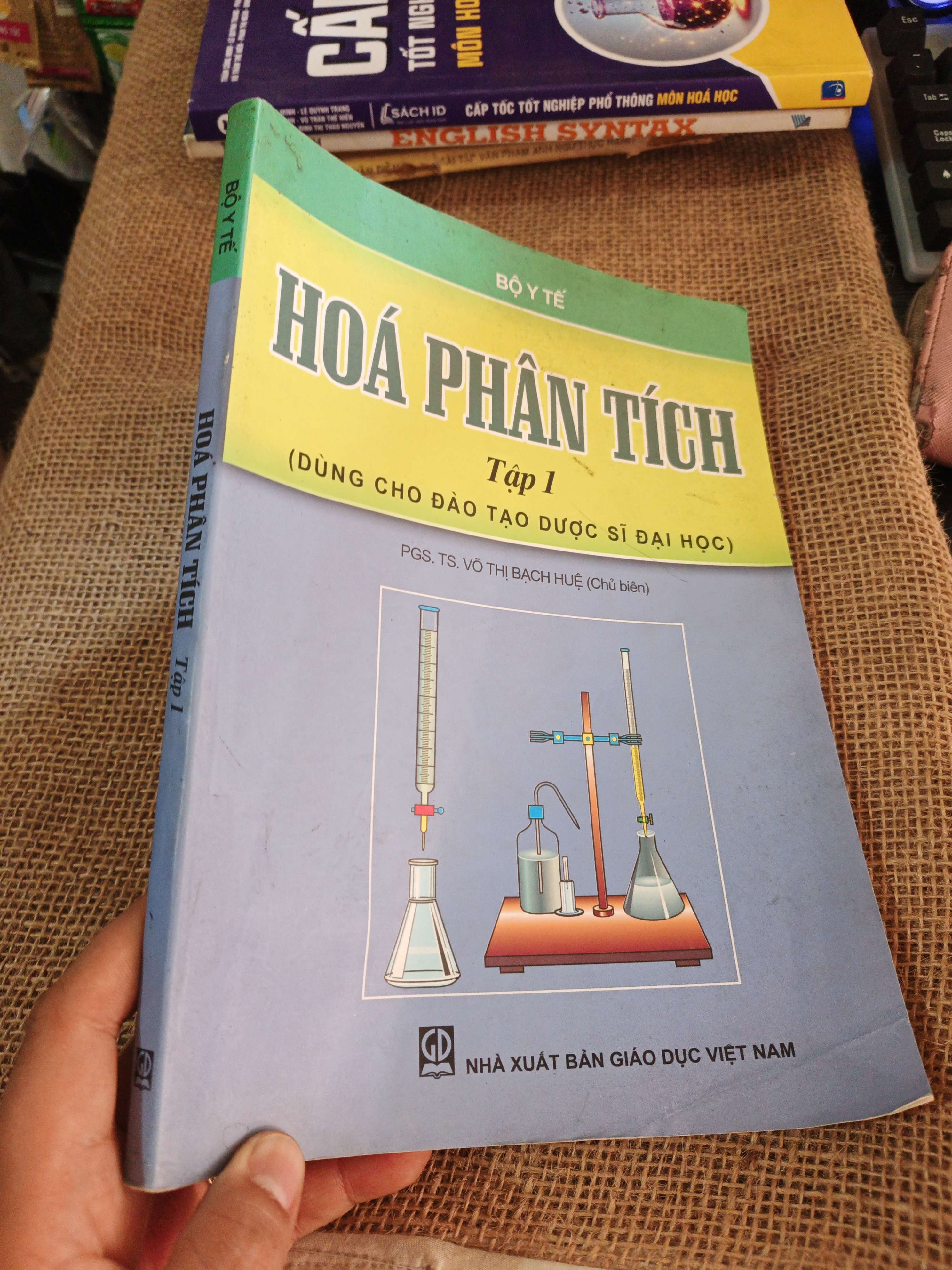 HOÁ PHÂN TÍCH tập 1 dùng cho đào tạo dược sĩ đại học 2018 mới 80%(Sách Y học - Sức khỏe - Thể thao) HLSC2404