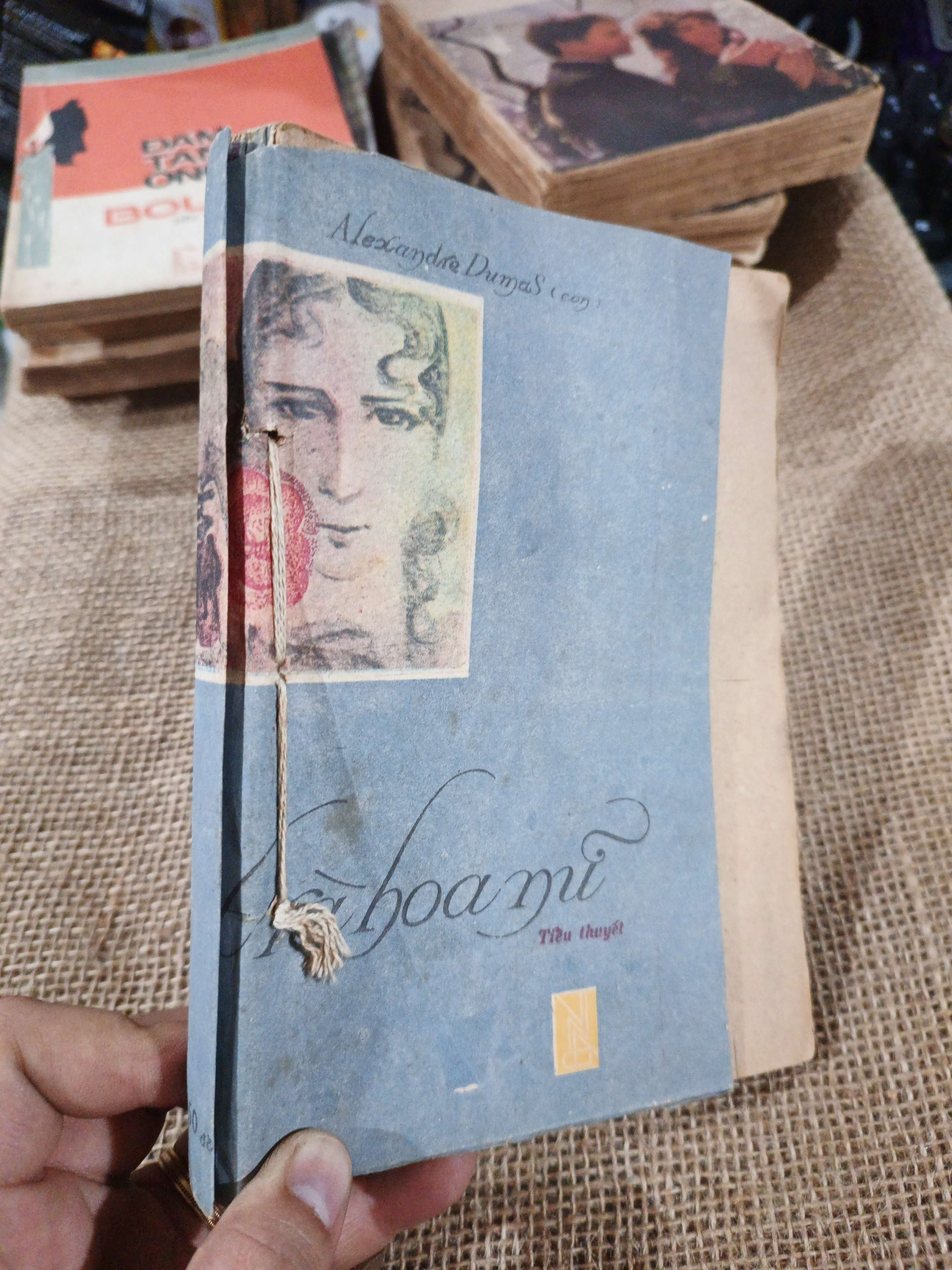 Trà hoa nữ - Alexandre Dumas 1987 mới 70%(Văn học nước ngoài) HLSC2404 (NSX)