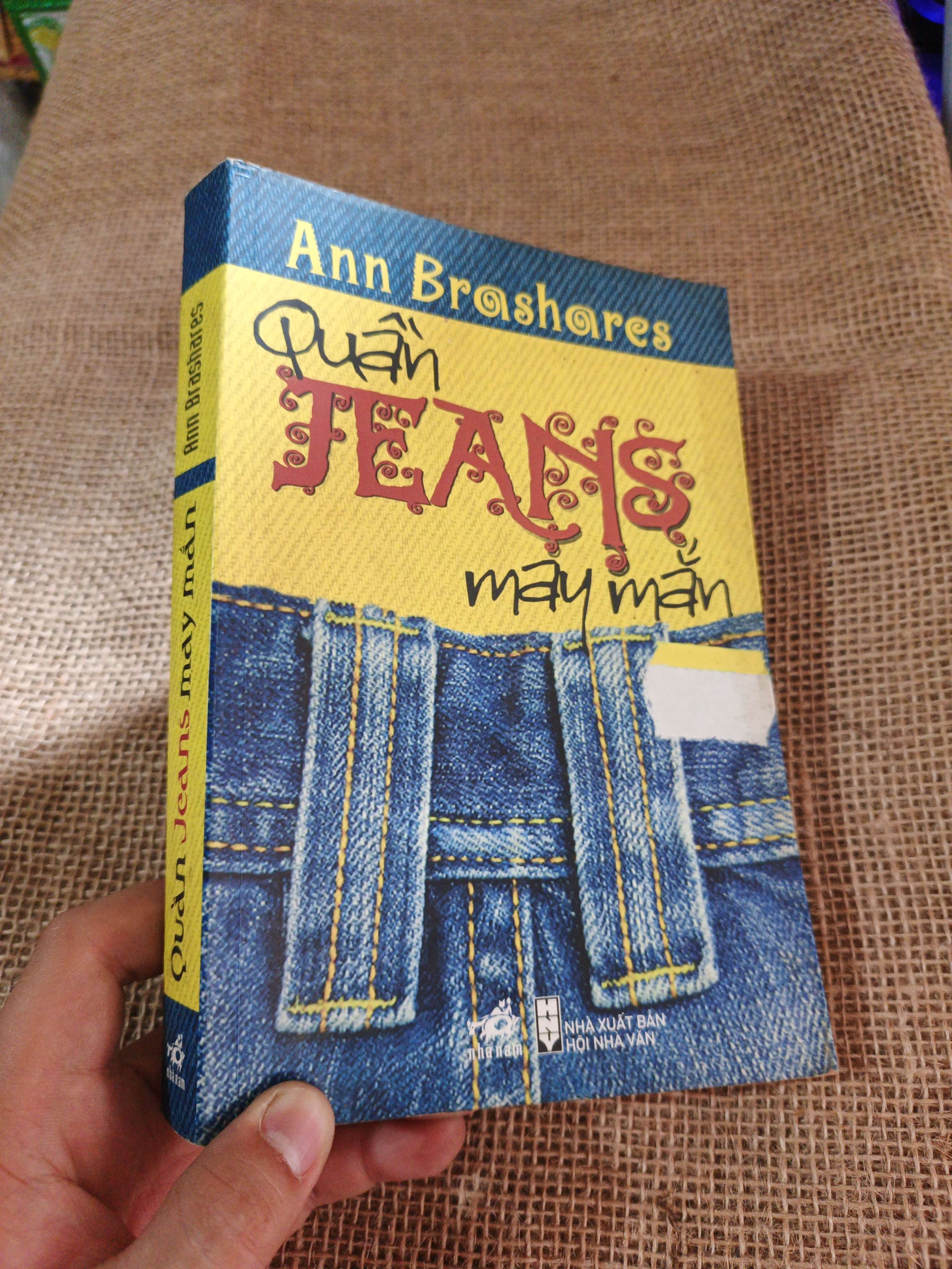 Quần Jeans may mắn - Ann Brashares 2008 mới 80% ố(Văn học nước ngoài) HLSC2404 (NSX)
