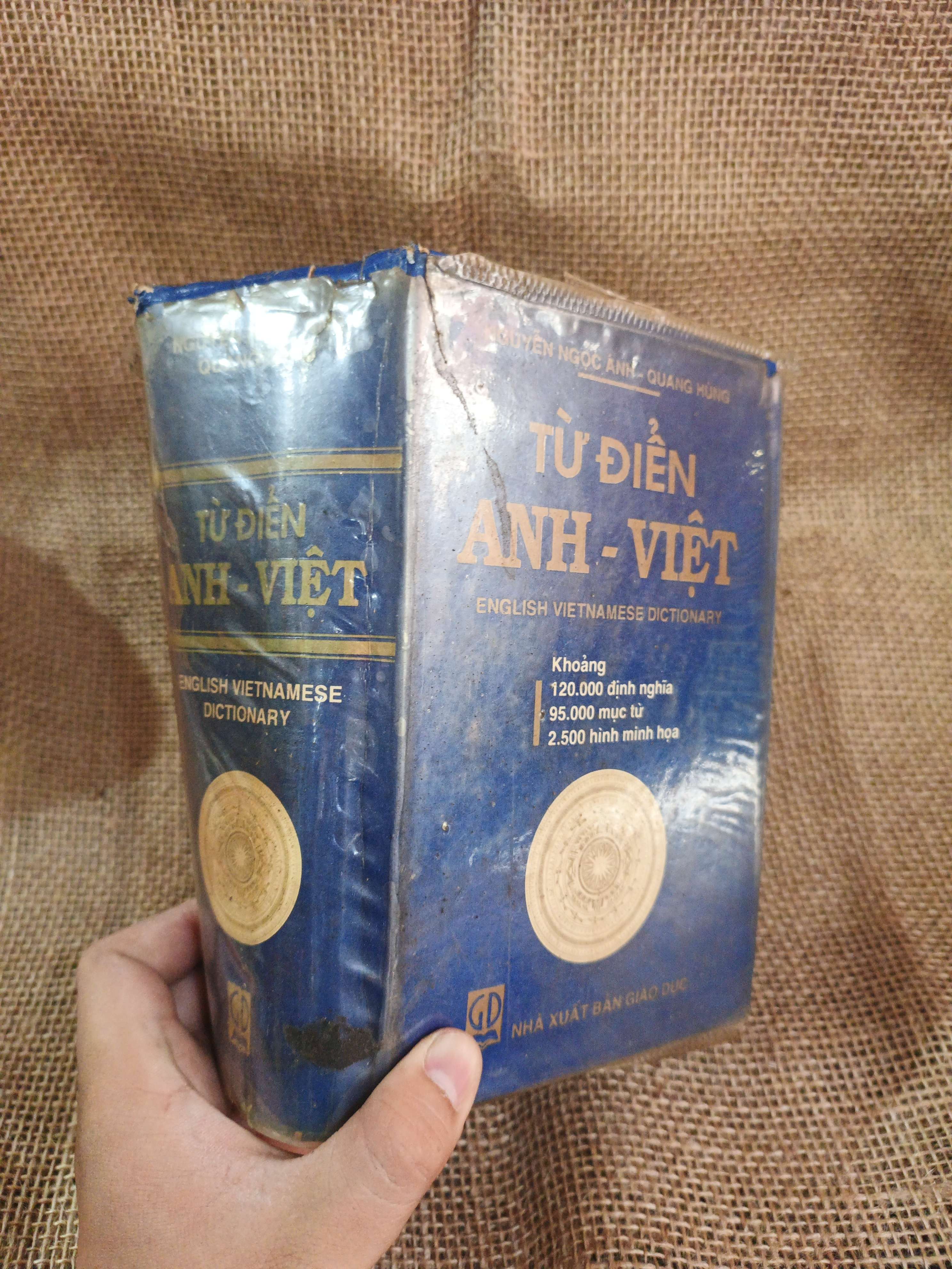 Từ điển Anh-Việt - Nguyễn Ngọc Ánh, Quang Hùng 1995 mới 70% ố rách trang bìa cứng (Từ điển) HLSC2404