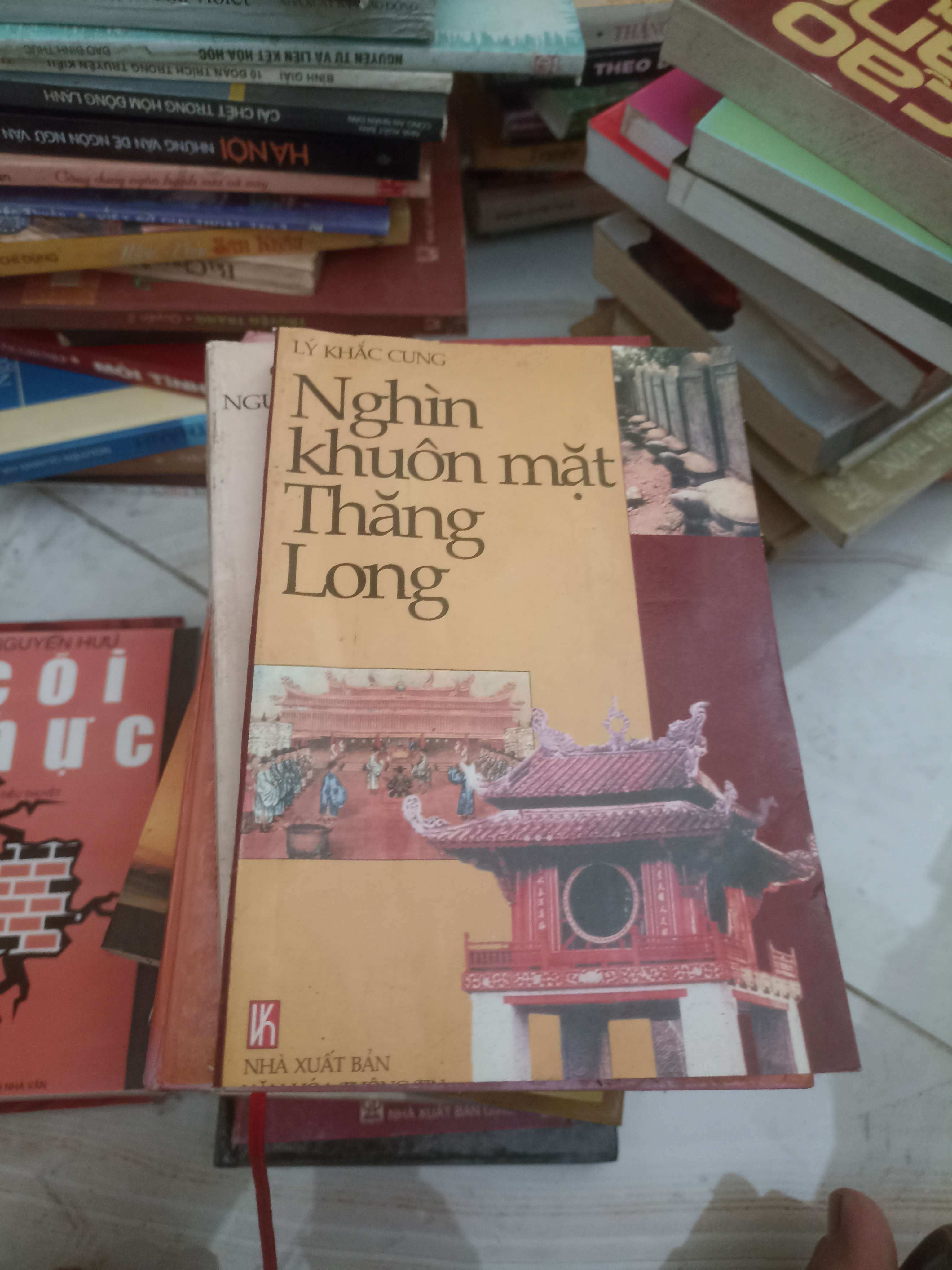 Nghìn khuôn mặt Thăng Long - Lý Khắc Cung (Văn học Việt Nam) VAVO